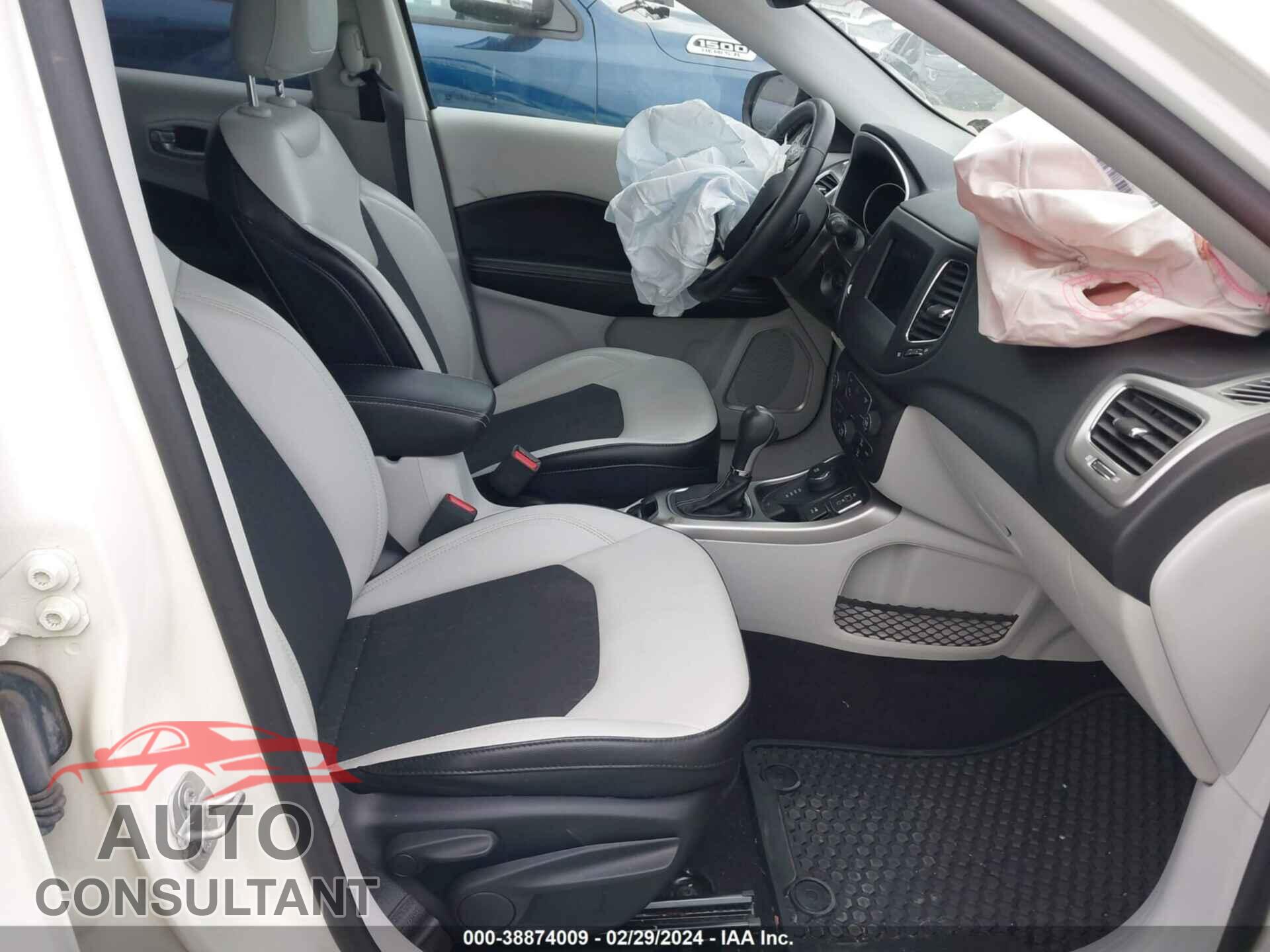 JEEP COMPASS 2019 - 3C4NJDBB9KT598491
