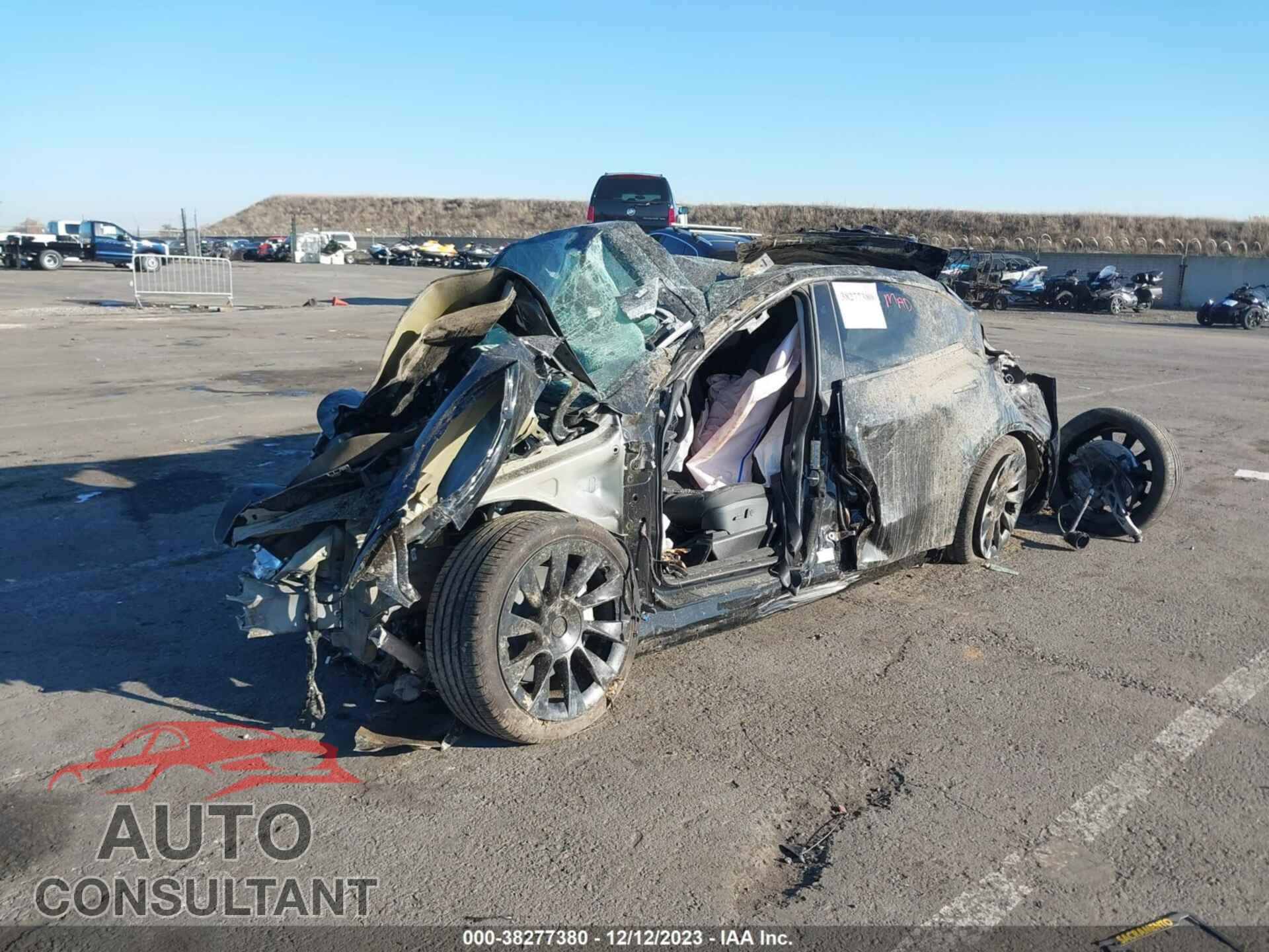 TESLA MODEL Y 2023 - 7SAYGAEEXPF928633