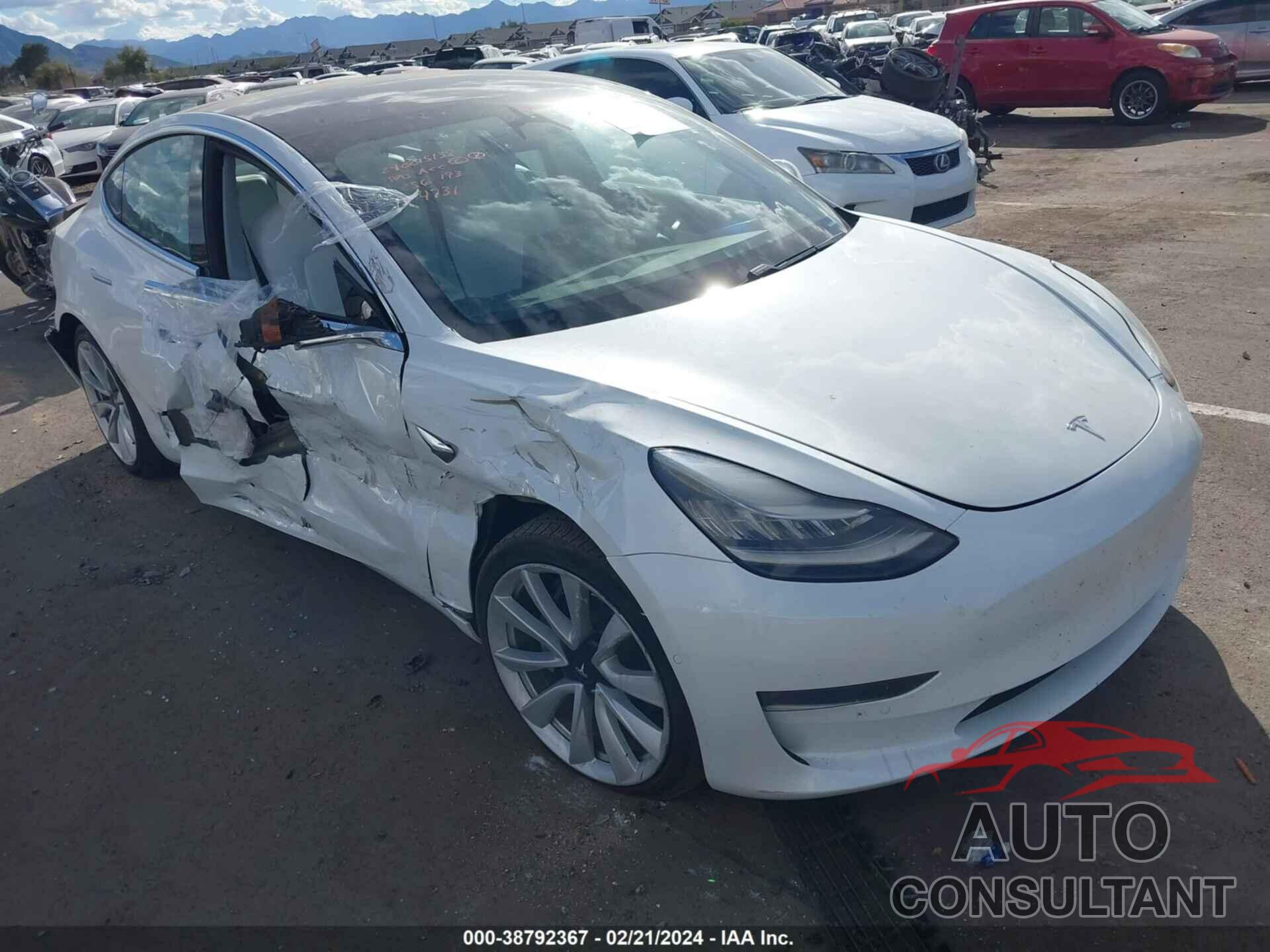 TESLA MODEL 3 2019 - 5YJ3E1EB1KF454731