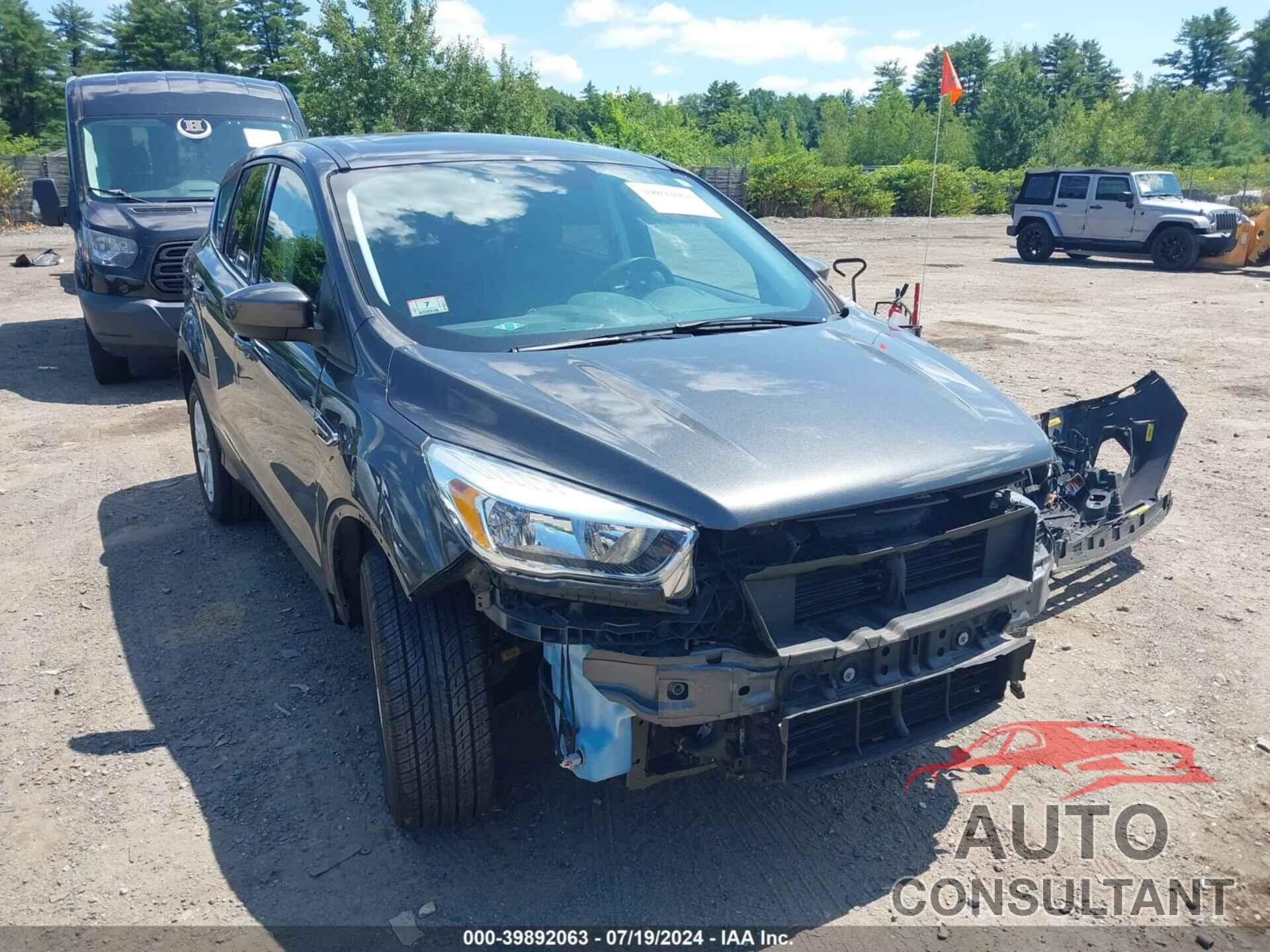 FORD ESCAPE 2017 - 1FMCU9GD6HUE11384