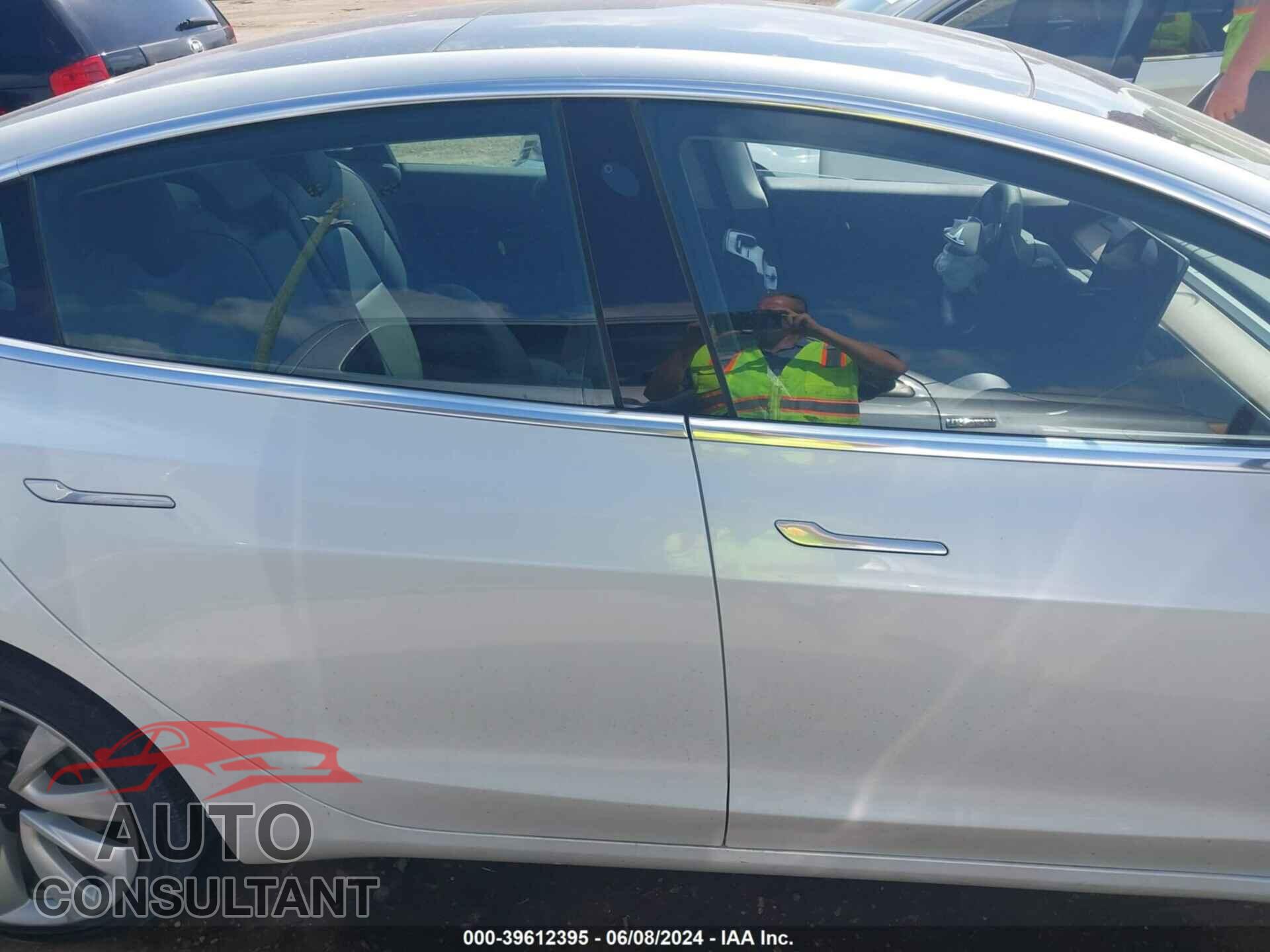 TESLA MODEL 3 2019 - 5YJ3E1EB0KF530164