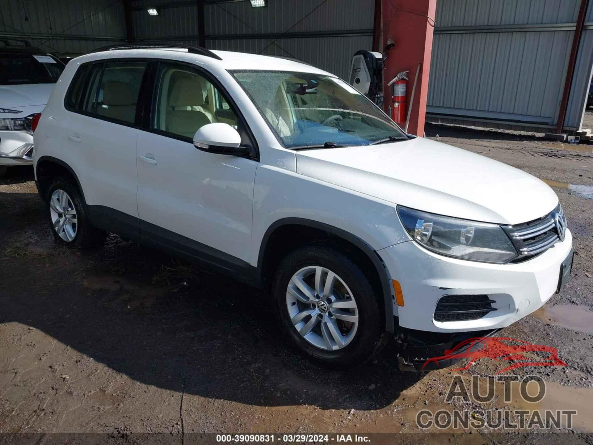 VOLKSWAGEN TIGUAN 2017 - WVGBV7AX7HK001494