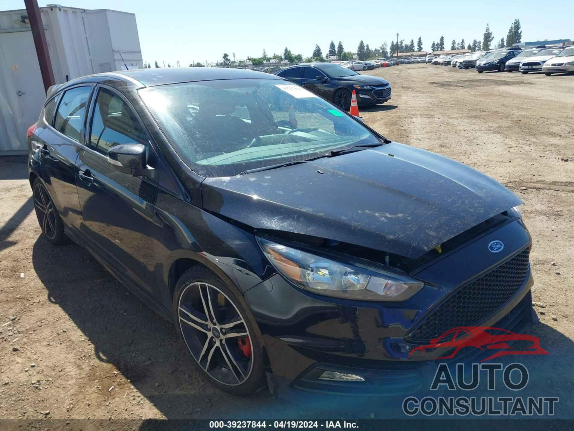 FORD FOCUS 2018 - 1FADP3L9XJL323227