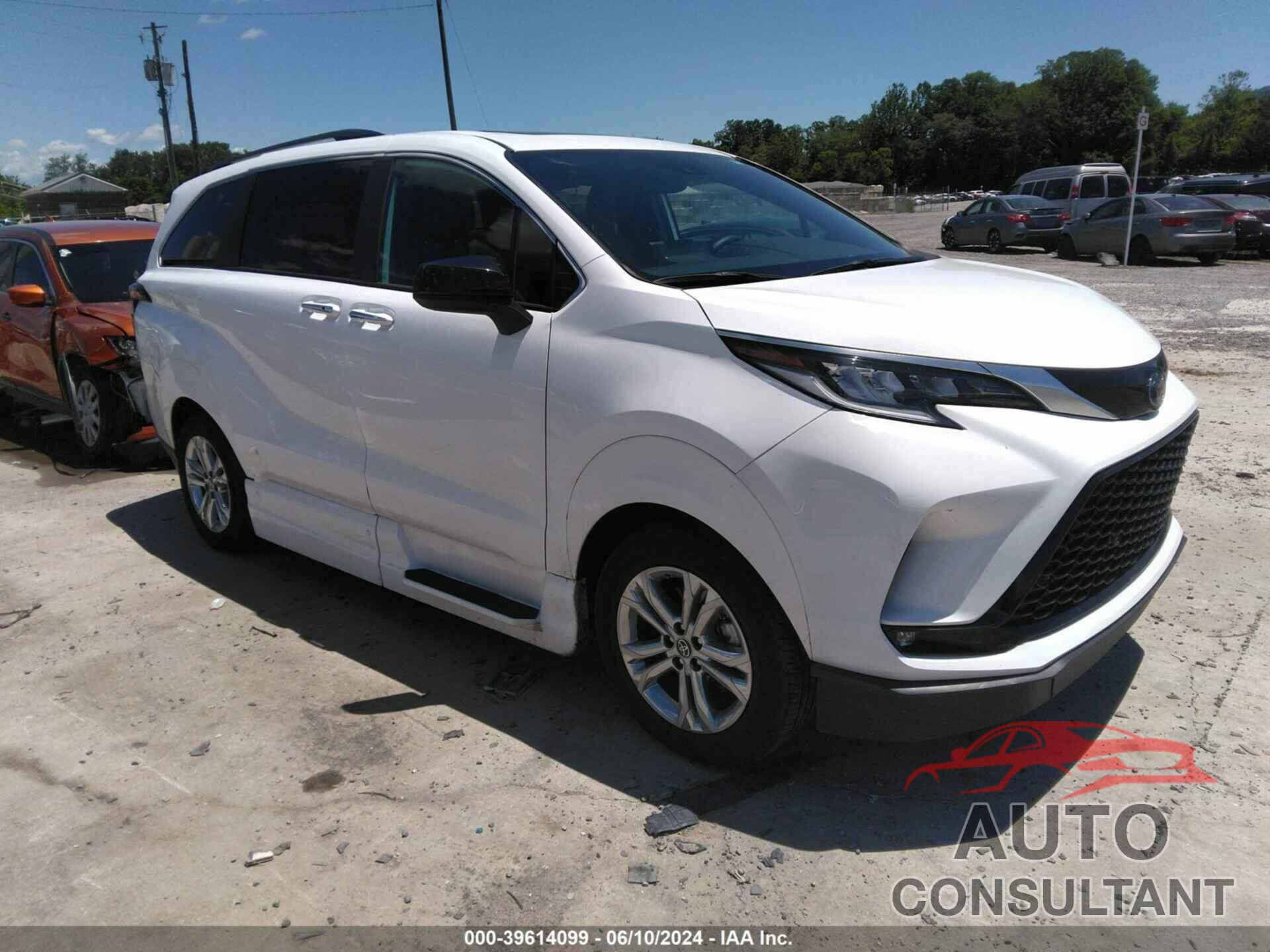 TOYOTA SIENNA 2023 - 5TDDSKFC7PS076685