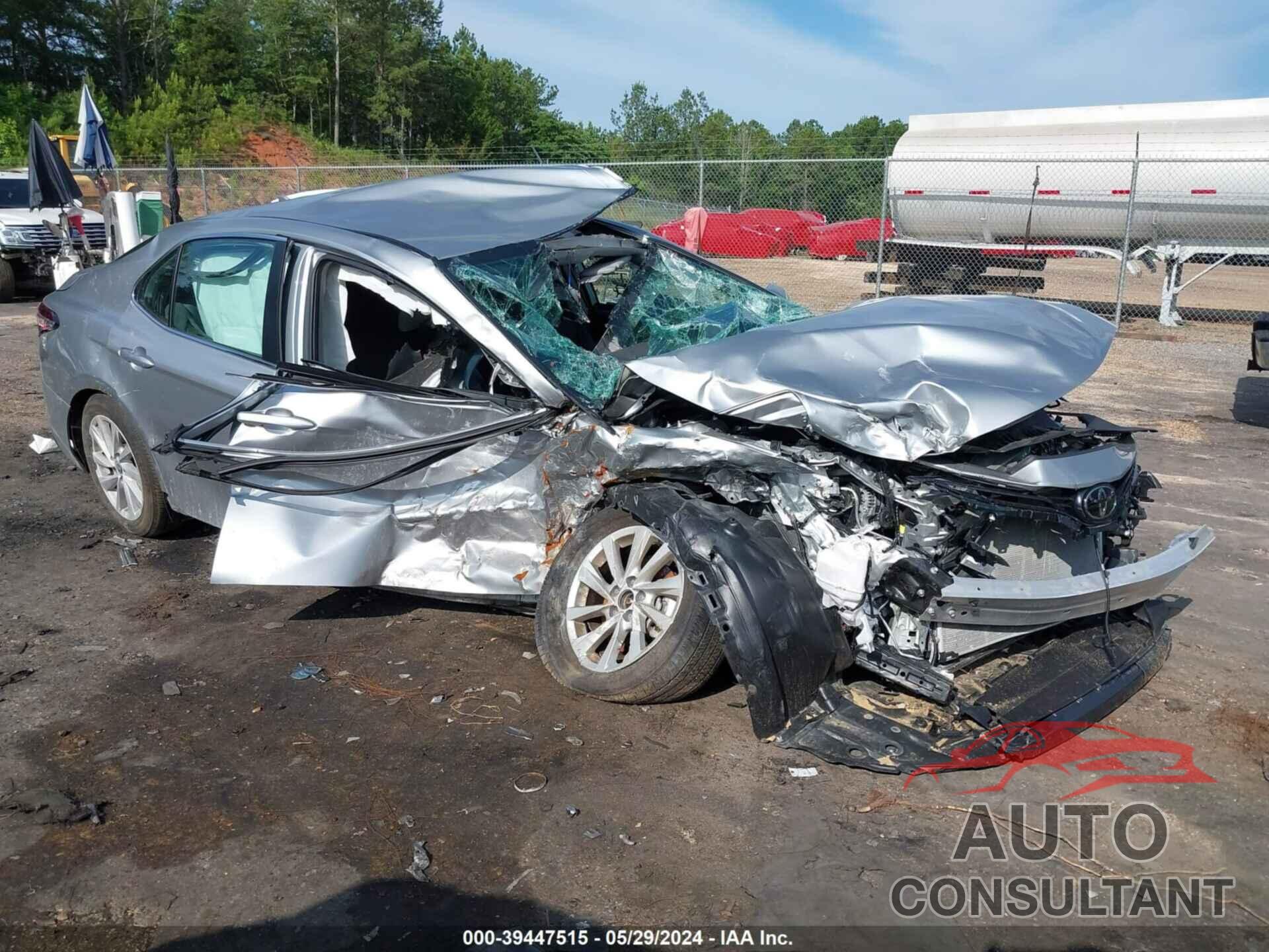 TOYOTA CAMRY 2022 - 4T1C11AK0NU044818