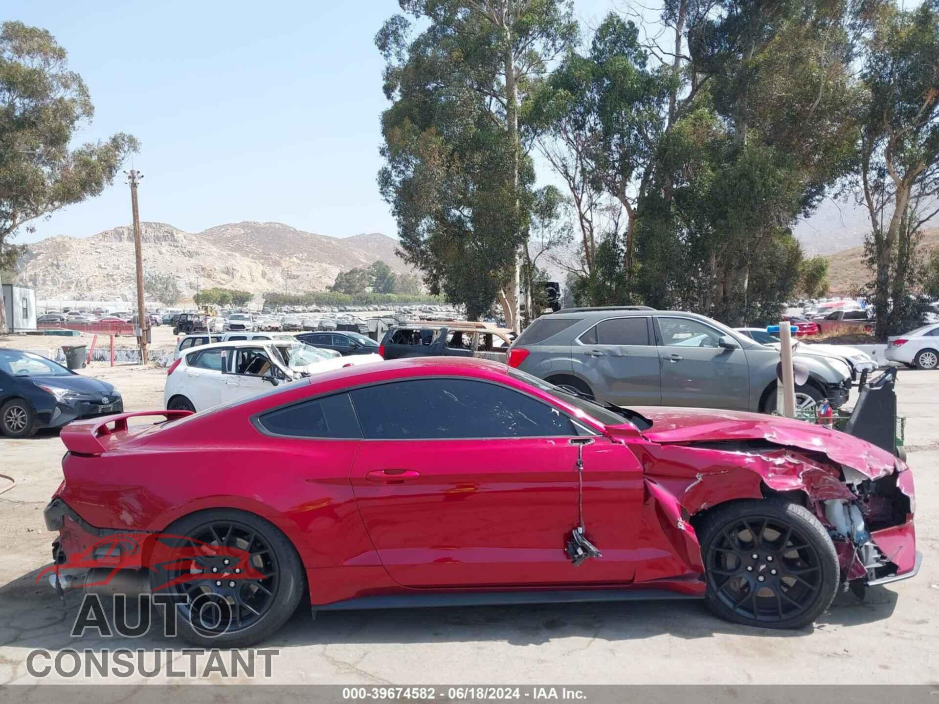 FORD MUSTANG 2018 - 1FA6P8TH5J5135846