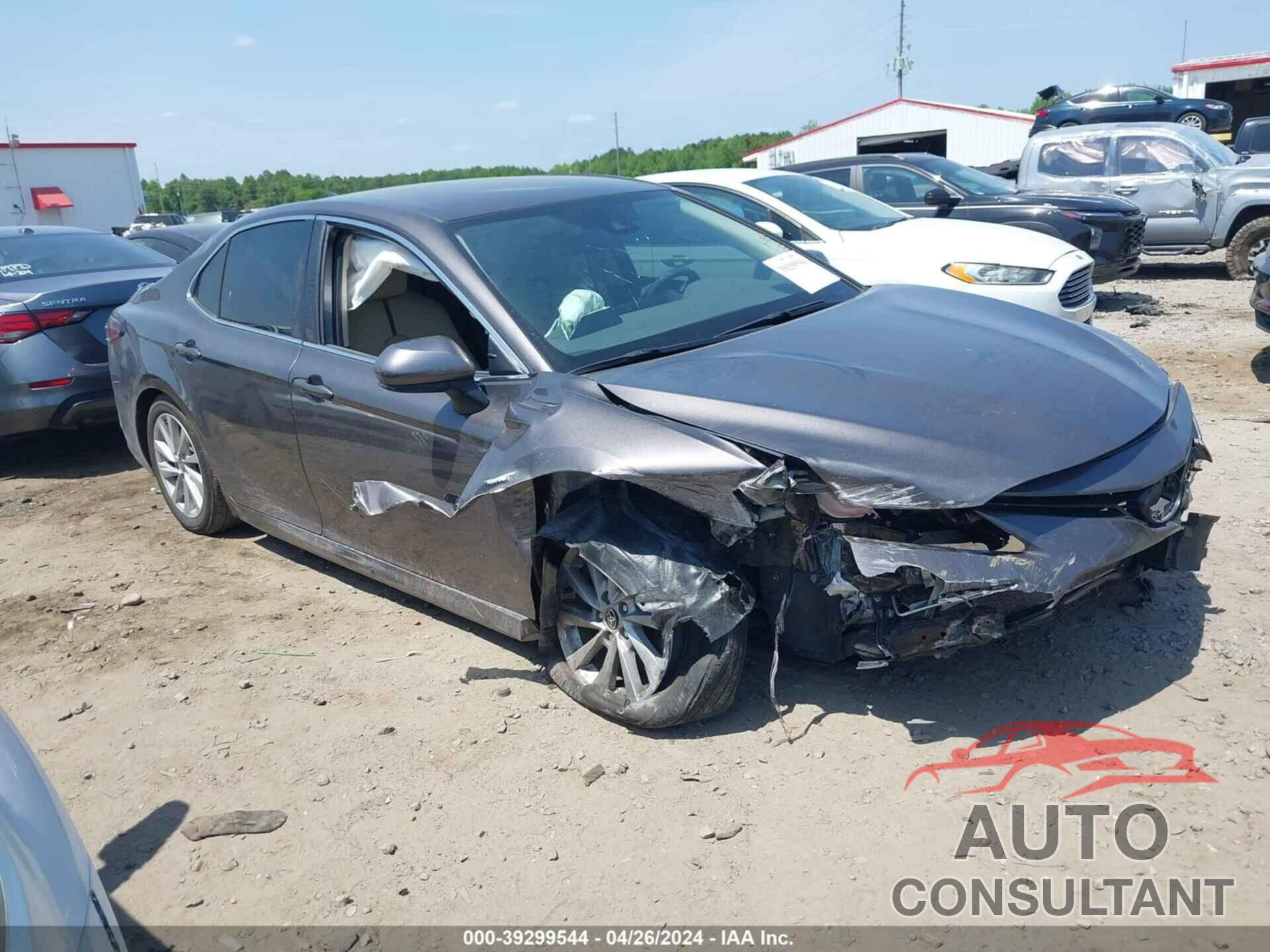 TOYOTA CAMRY 2022 - 4T1C11AK5NU716565