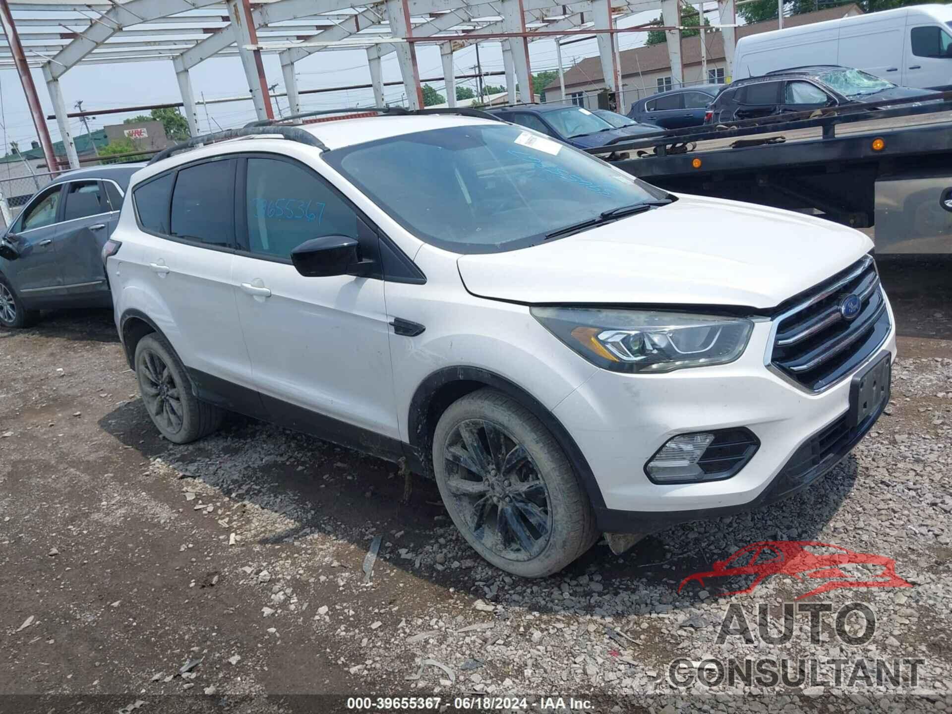 FORD ESCAPE 2017 - 1FMCU9GD8HUD17345