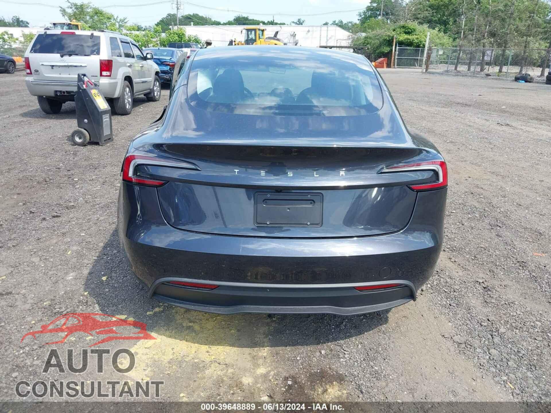 TESLA MODEL 3 2024 - 5YJ3E1EA3RF740369