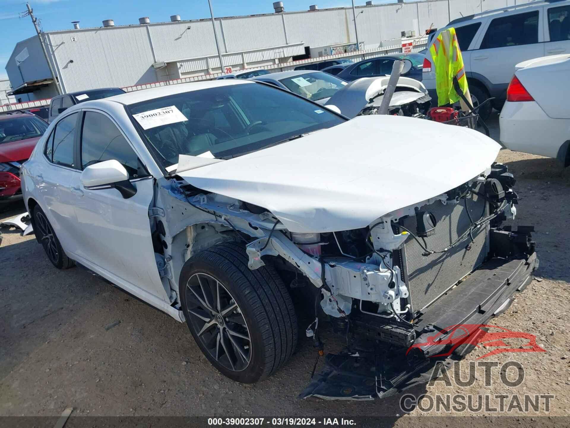 TOYOTA CAMRY 2024 - 4T1G11AK8RU858240
