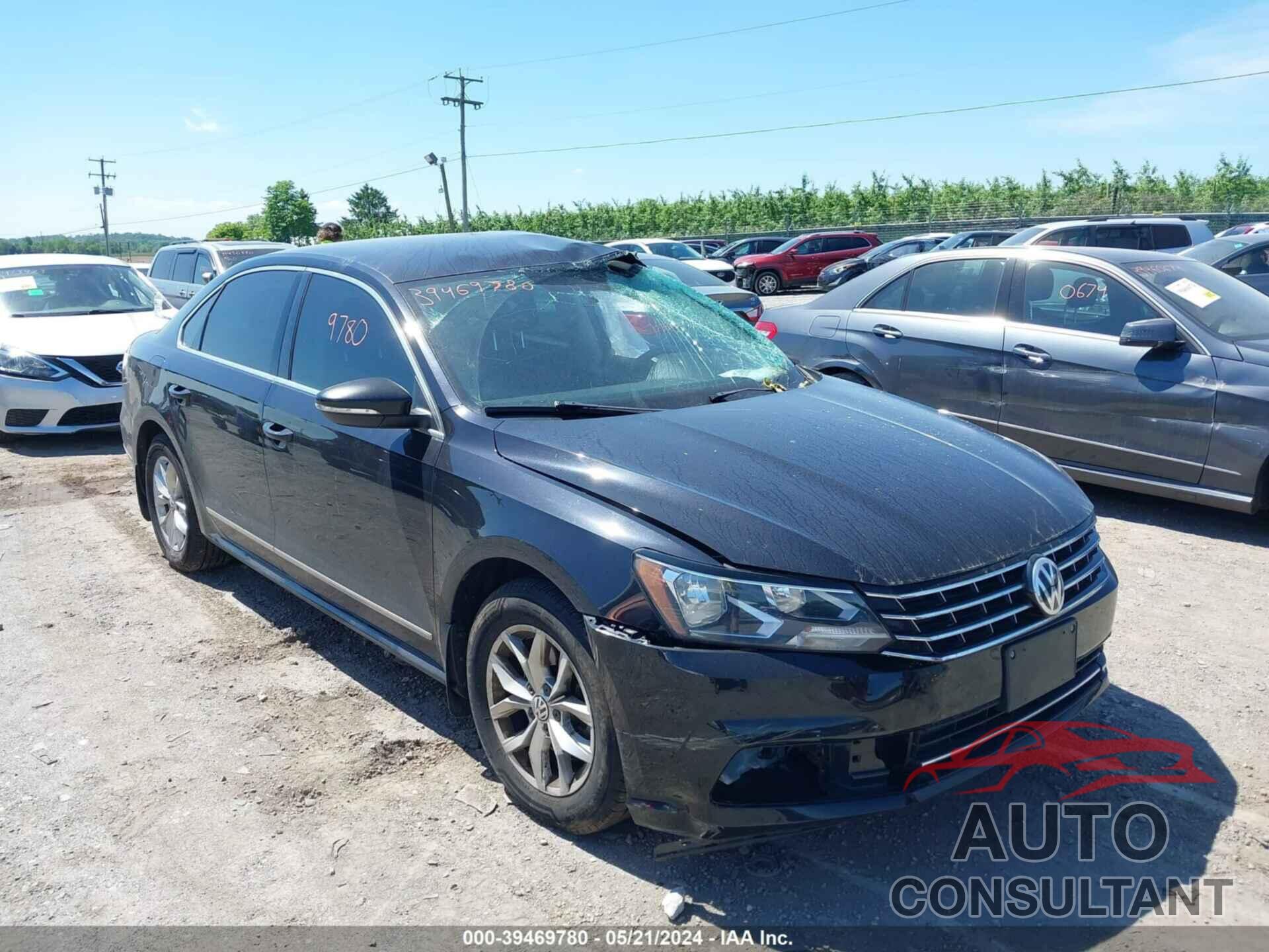 VOLKSWAGEN PASSAT 2017 - 1VWAT7A33HC009134