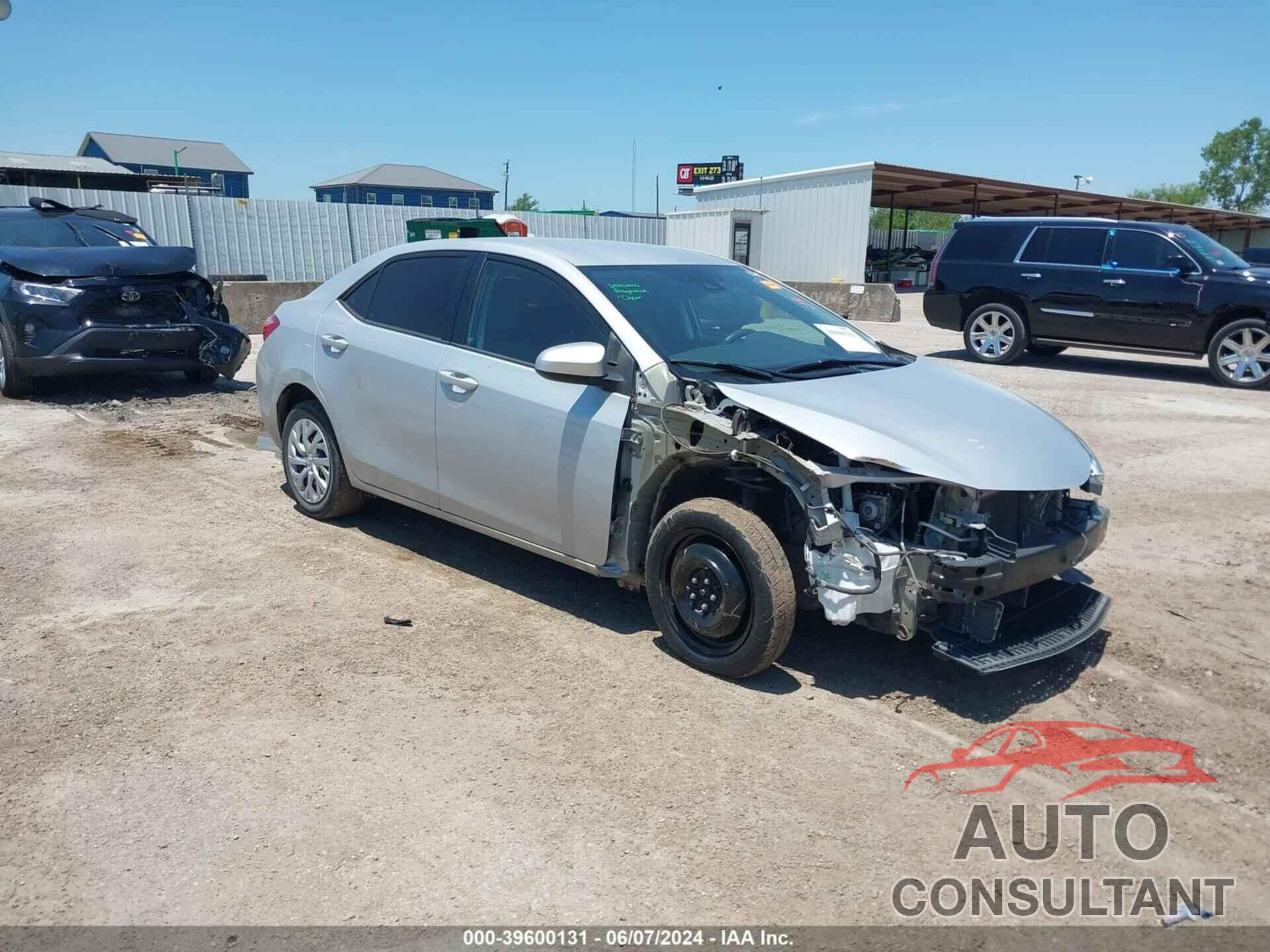 TOYOTA COROLLA 2018 - 5YFBURHE7JP752397