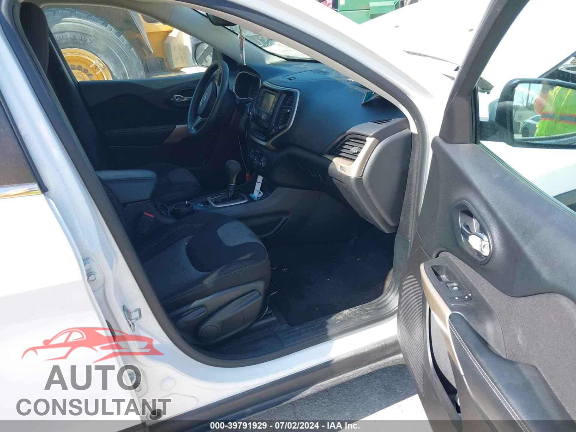 JEEP CHEROKEE 2018 - 1C4PJLCB6JD573473
