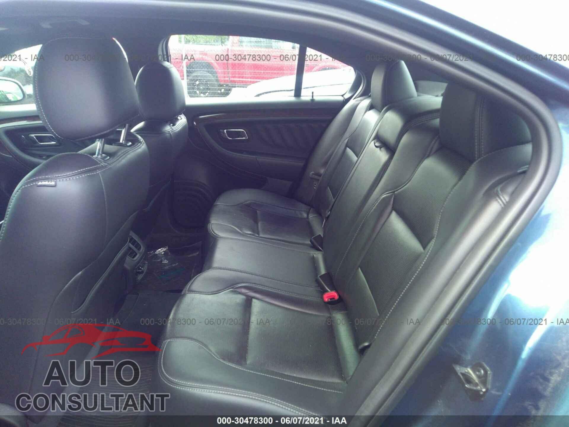 FORD TAURUS 2018 - 1FAHP2F82JG112918