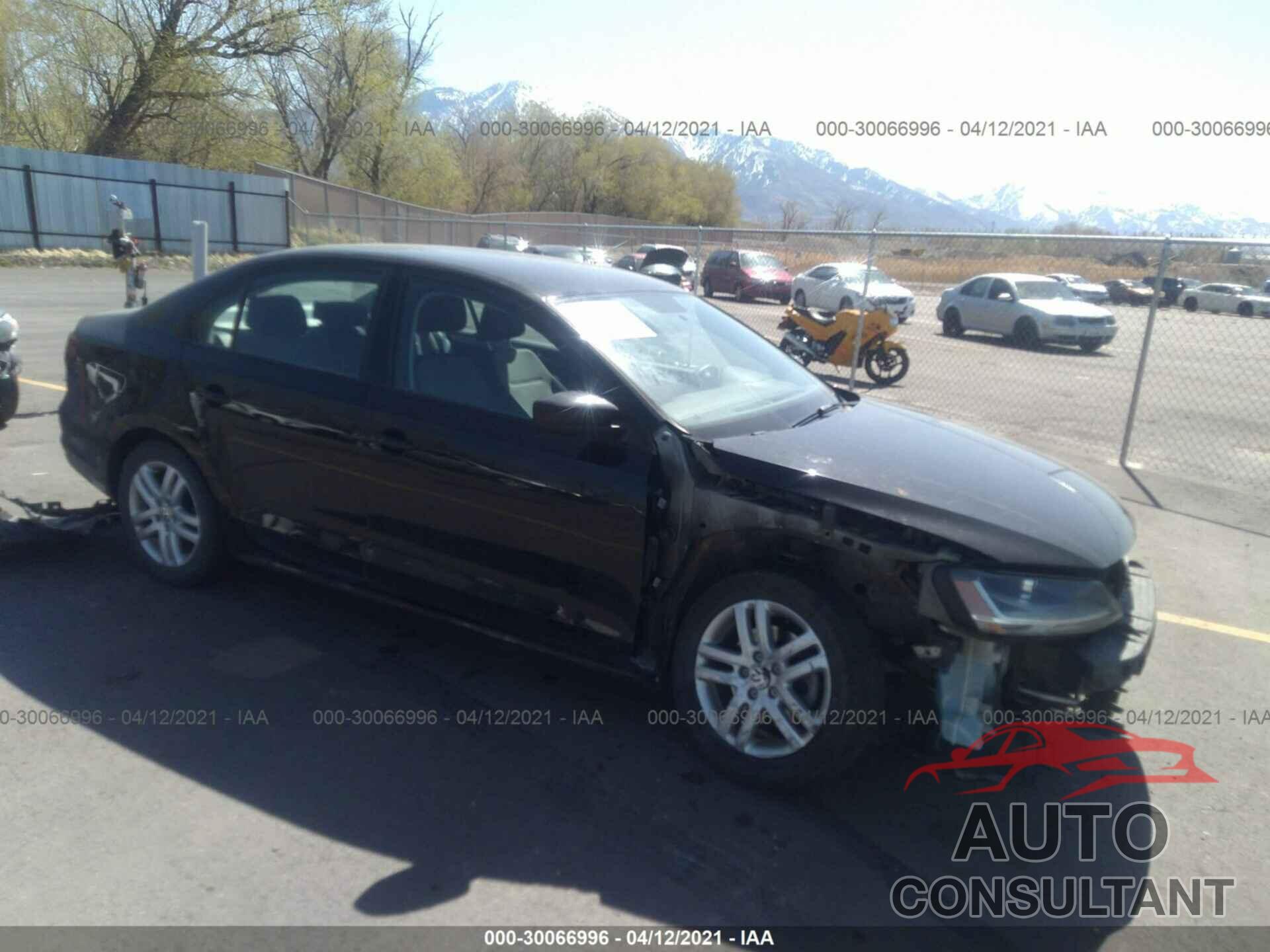 VOLKSWAGEN JETTA 2018 - 3VW2B7AJ5JM248064