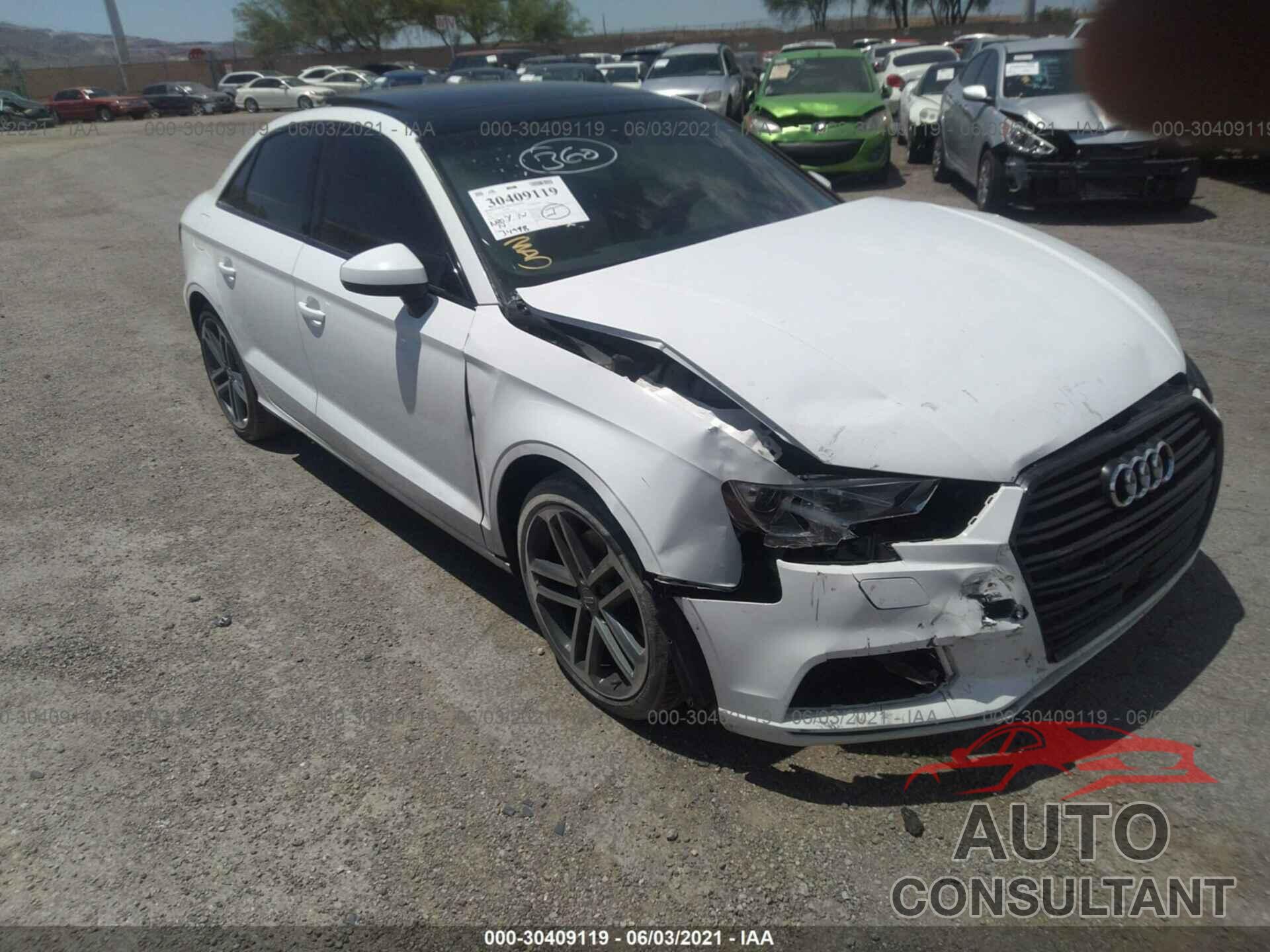 AUDI A3 SEDAN 2019 - WAUAUGFF0KA105905