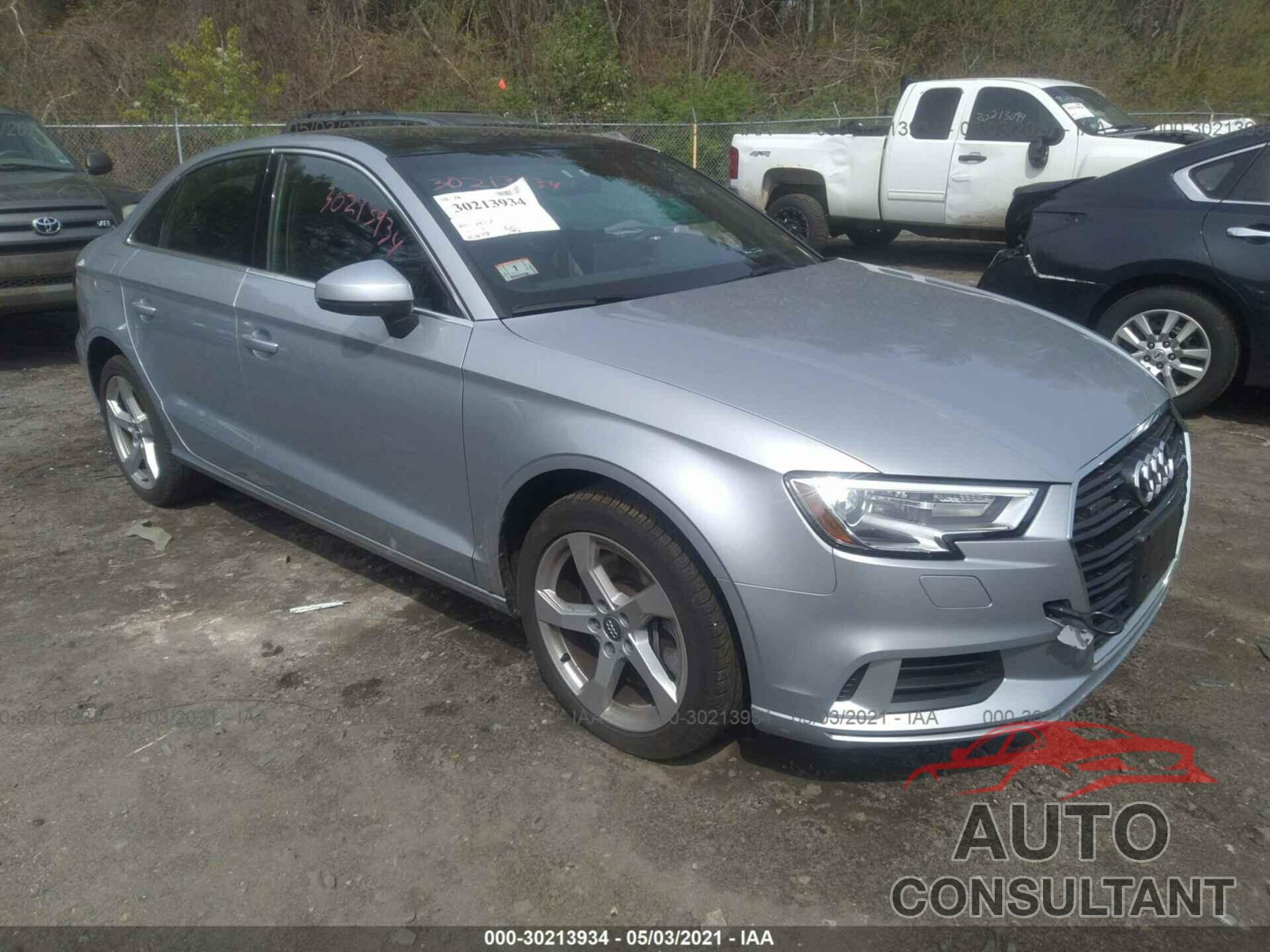 AUDI A3 SEDAN 2019 - WAUBEGFF0KA101922