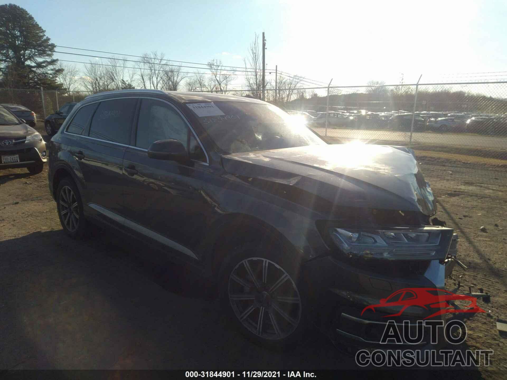 AUDI Q7 2019 - WA1LHAF76KD021327