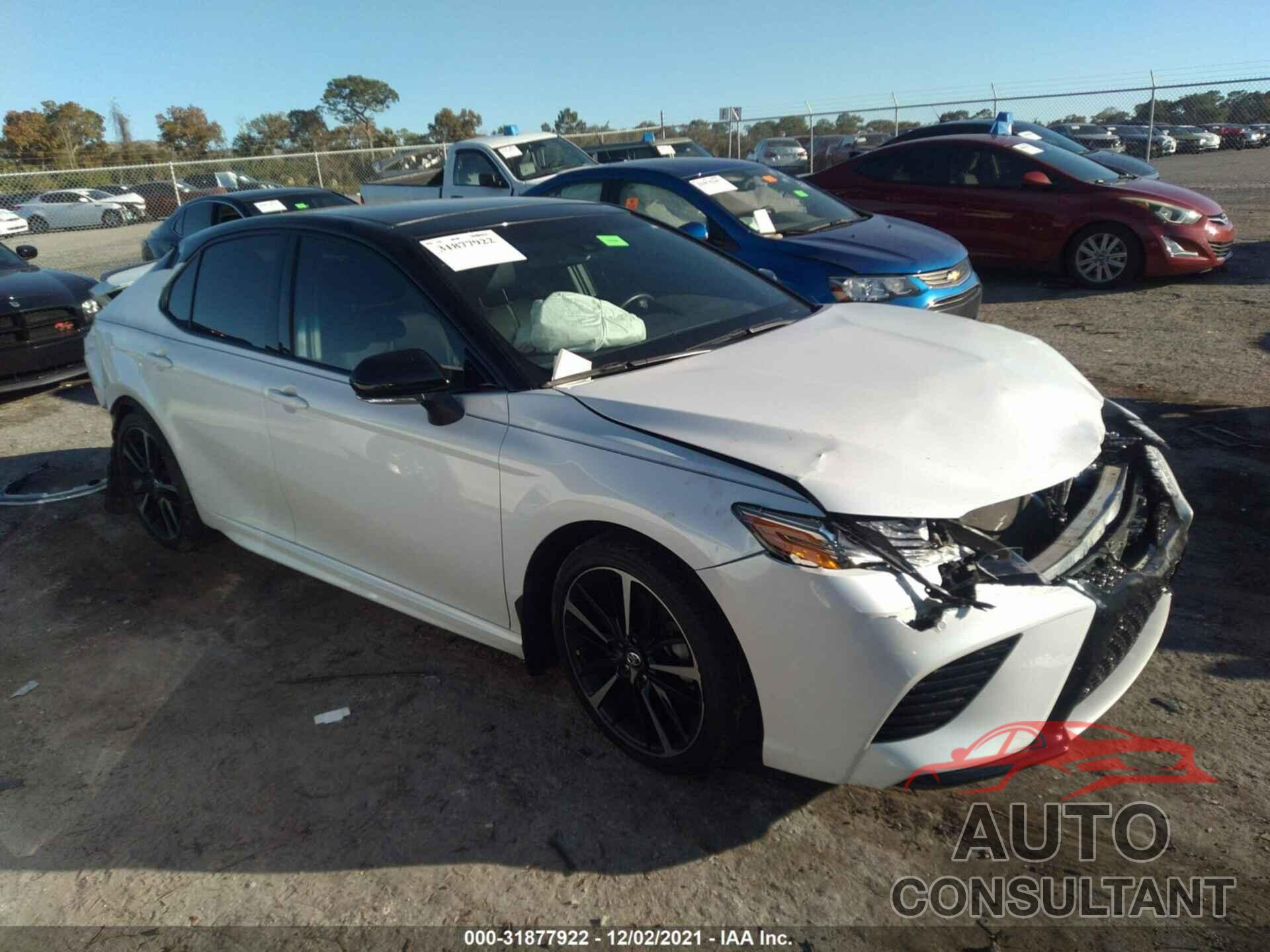 TOYOTA CAMRY 2018 - 4T1B61HK9JU133977