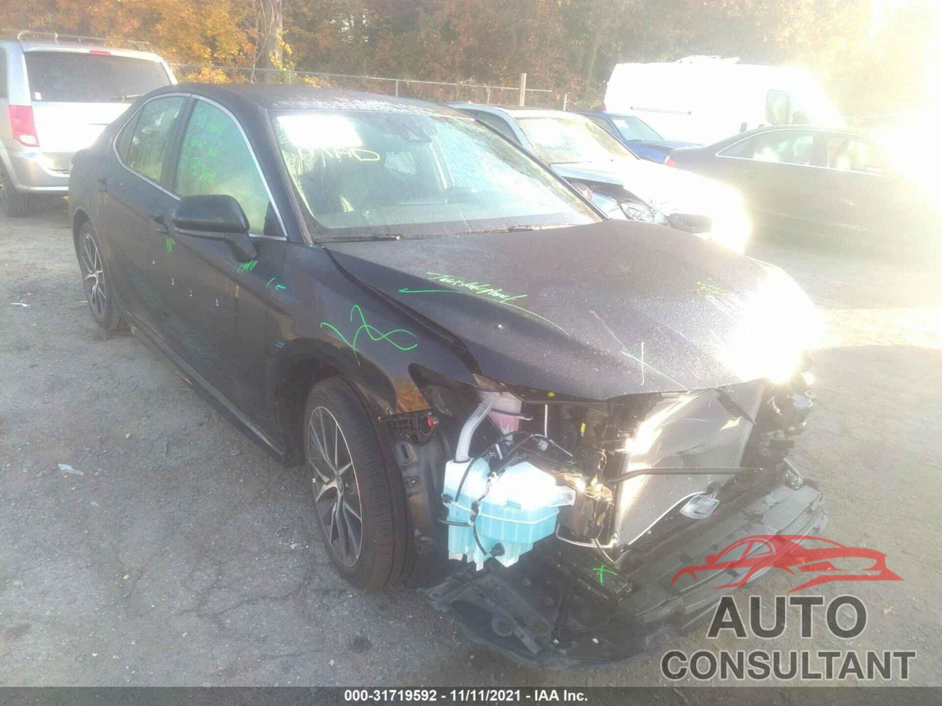 TOYOTA CAMRY 2021 - 4T1G11AK4MU402647
