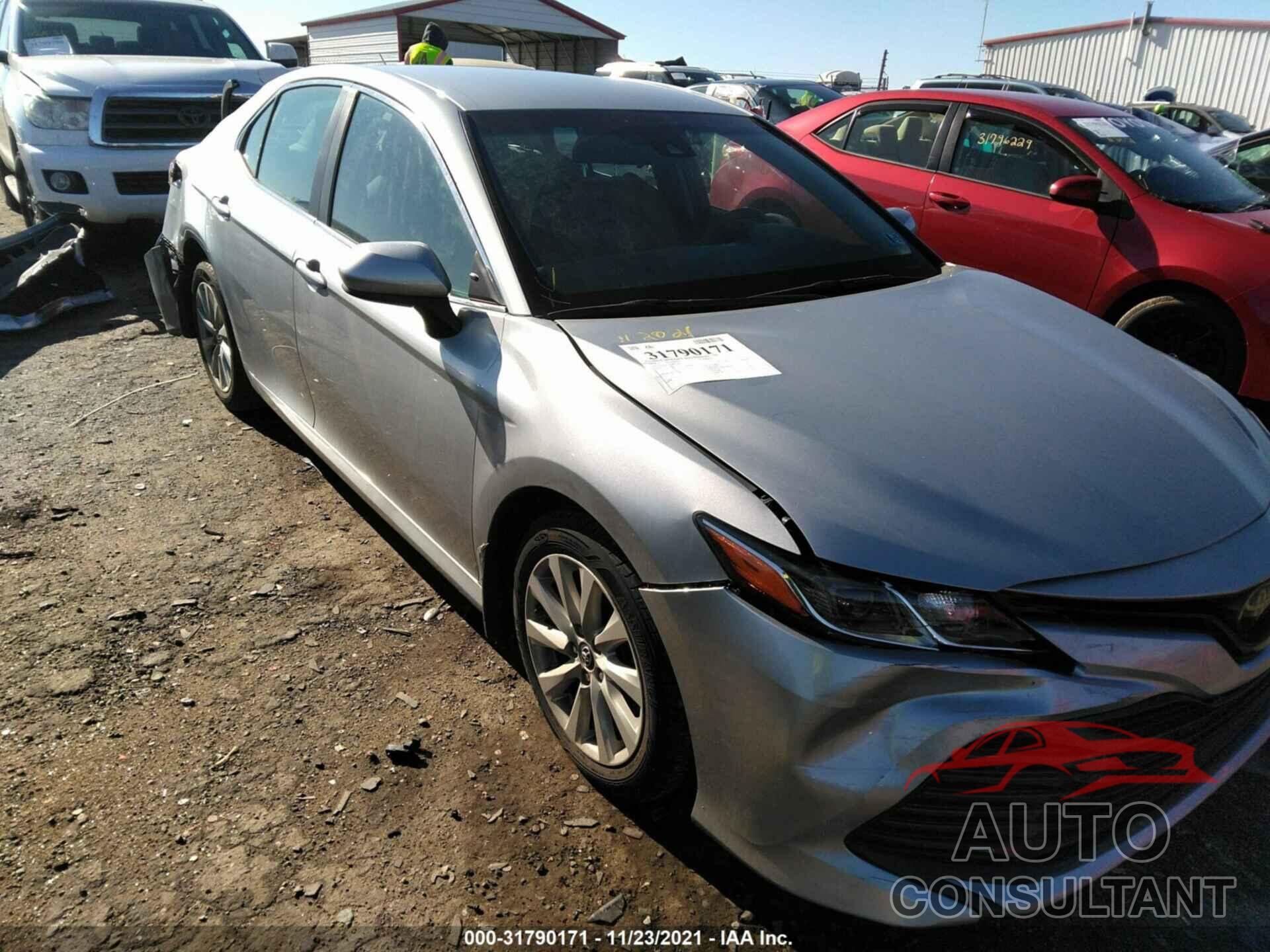 TOYOTA CAMRY 2018 - 4T1B11HK1JU625031