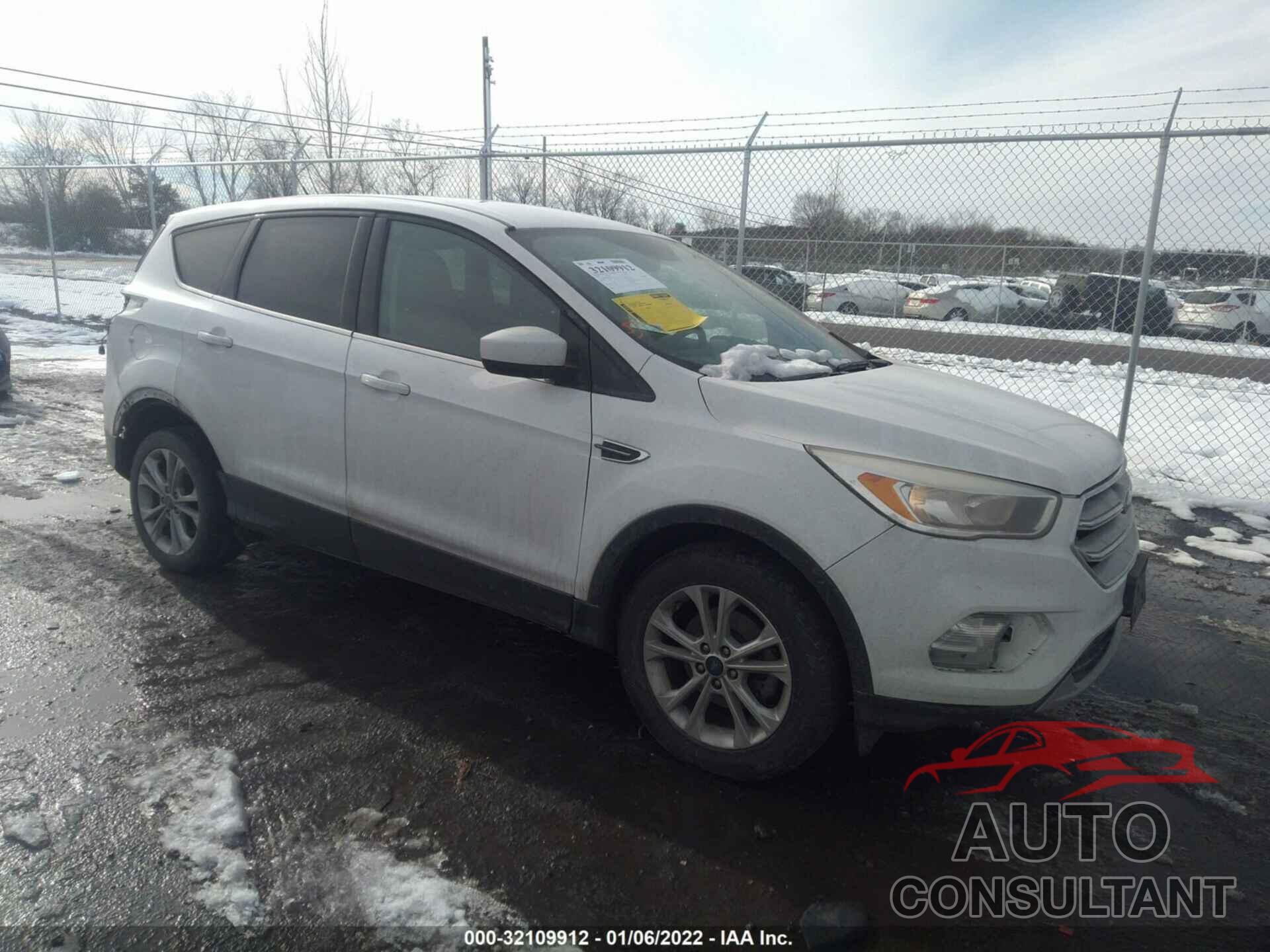 FORD ESCAPE 2017 - 1FMCU0GD1HUA99471