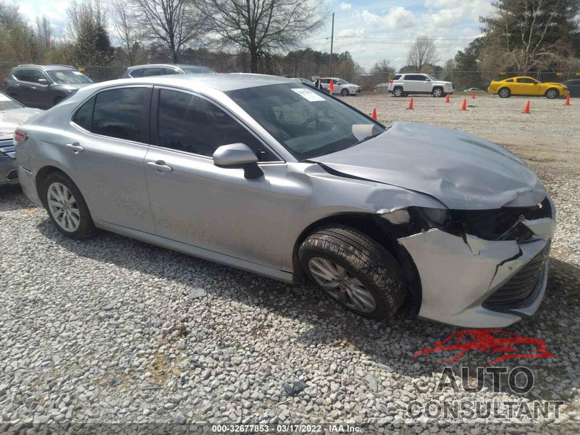 TOYOTA CAMRY 2018 - JTNB11HK1J3034817