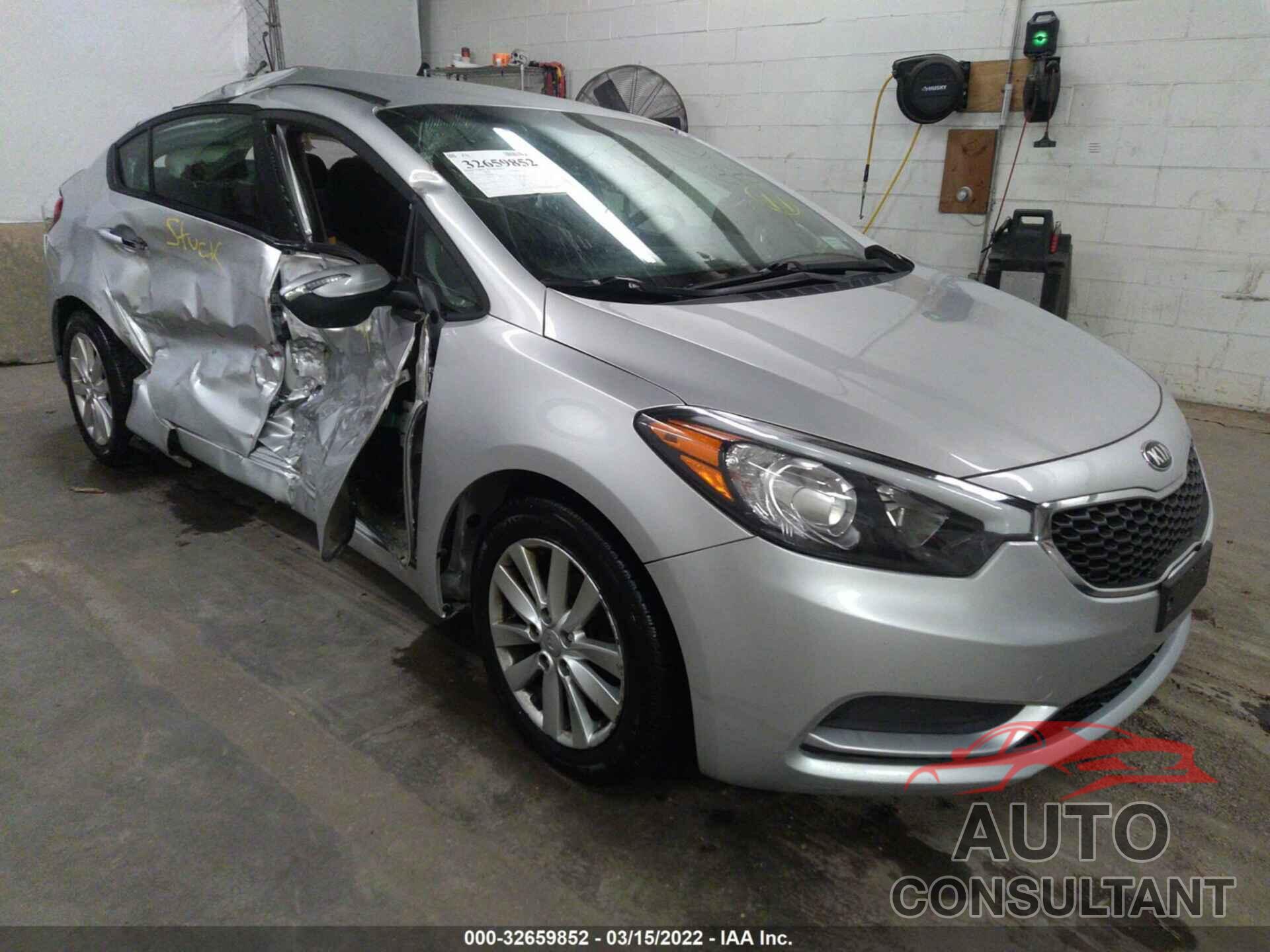 KIA FORTE 2016 - KNAFX4A6XG5569089