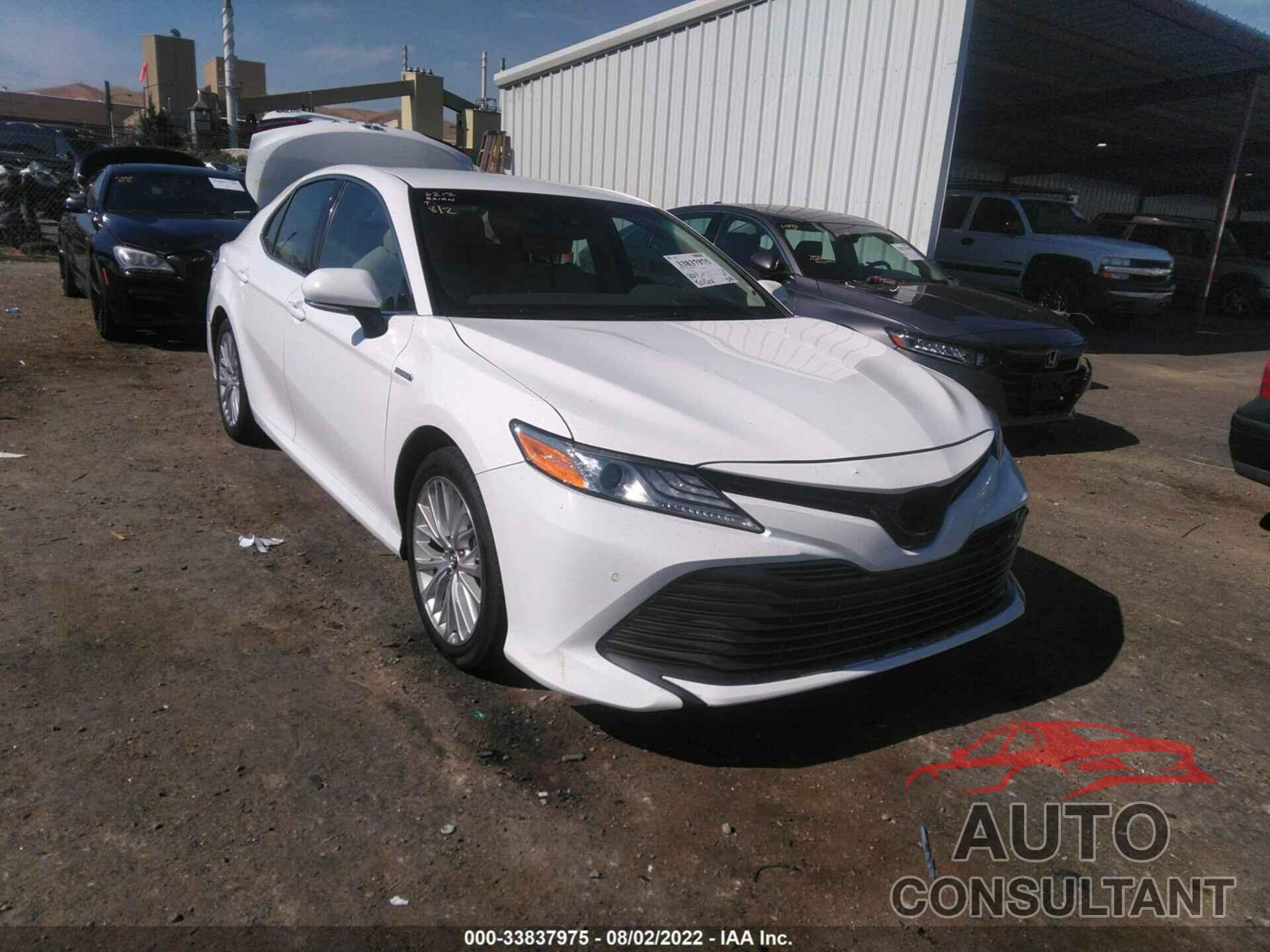 TOYOTA CAMRY 2018 - 4T1B21HK1JU505887