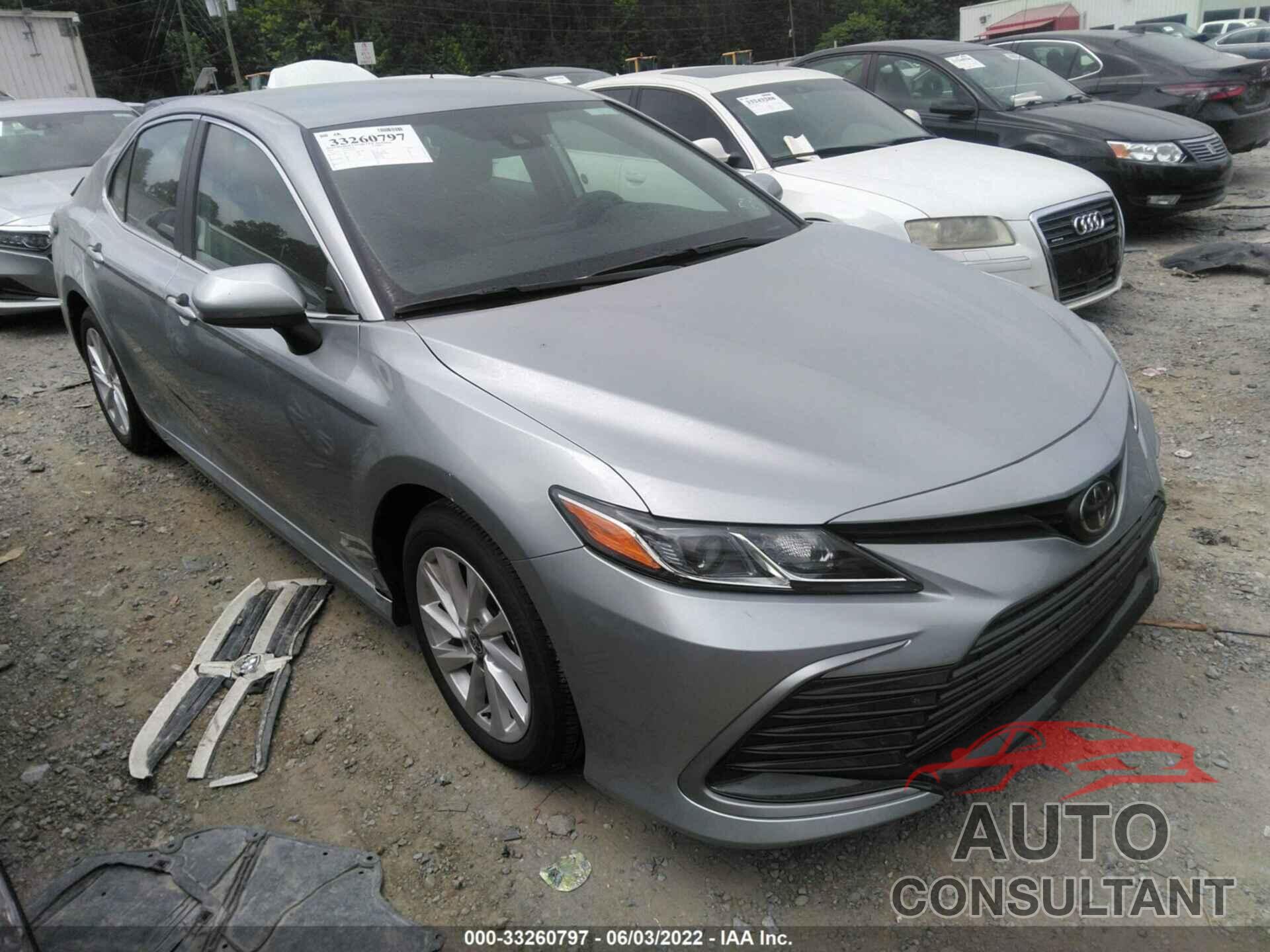 TOYOTA CAMRY 2022 - 4T1C11AK4NU658495