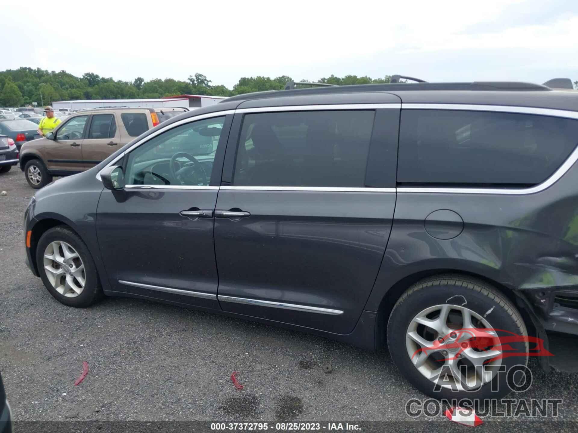 CHRYSLER PACIFICA 2017 - 2C4RC1BG6HR831373