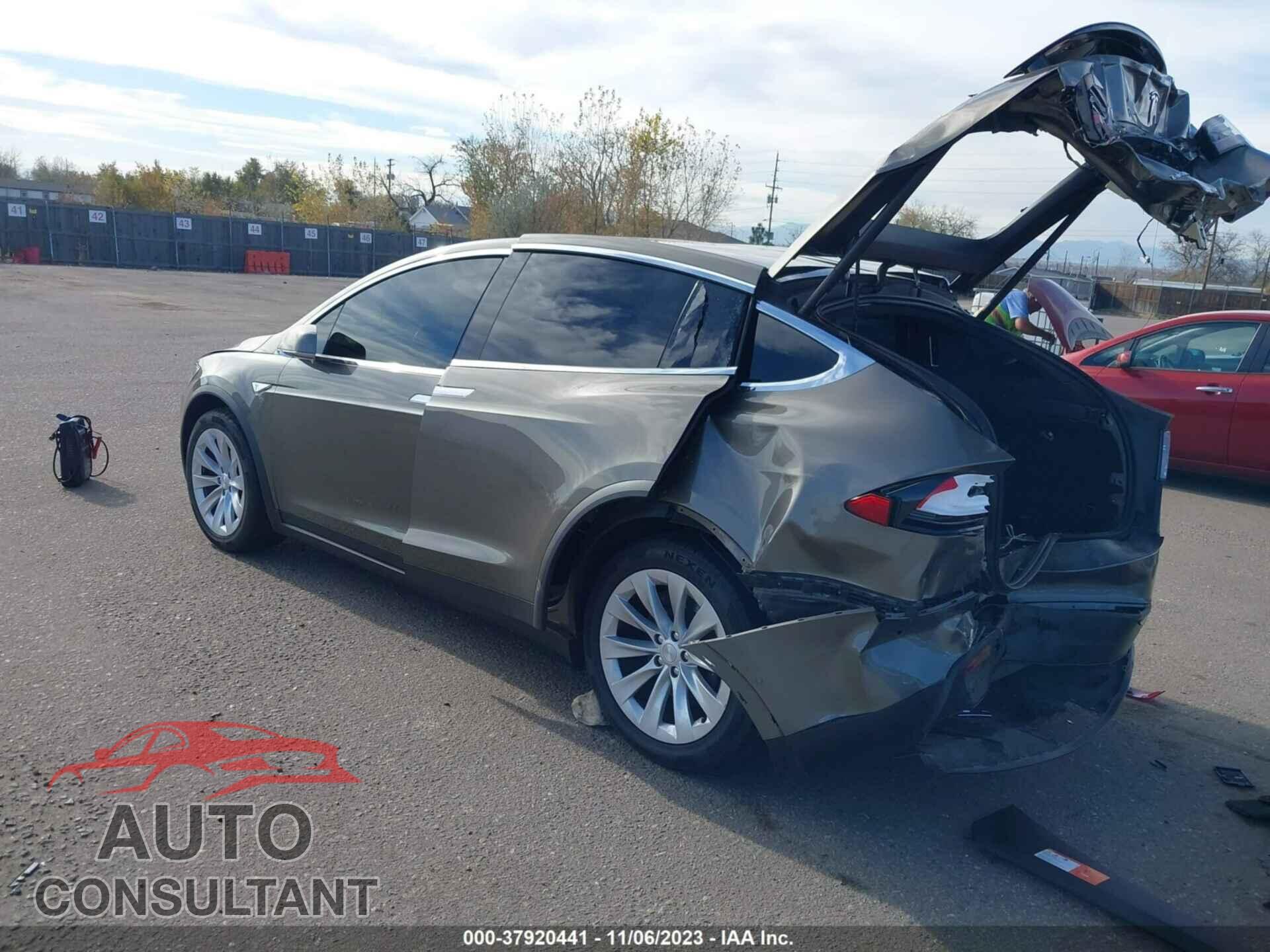 TESLA MODEL X 2016 - 5YJXCBE21GF016828