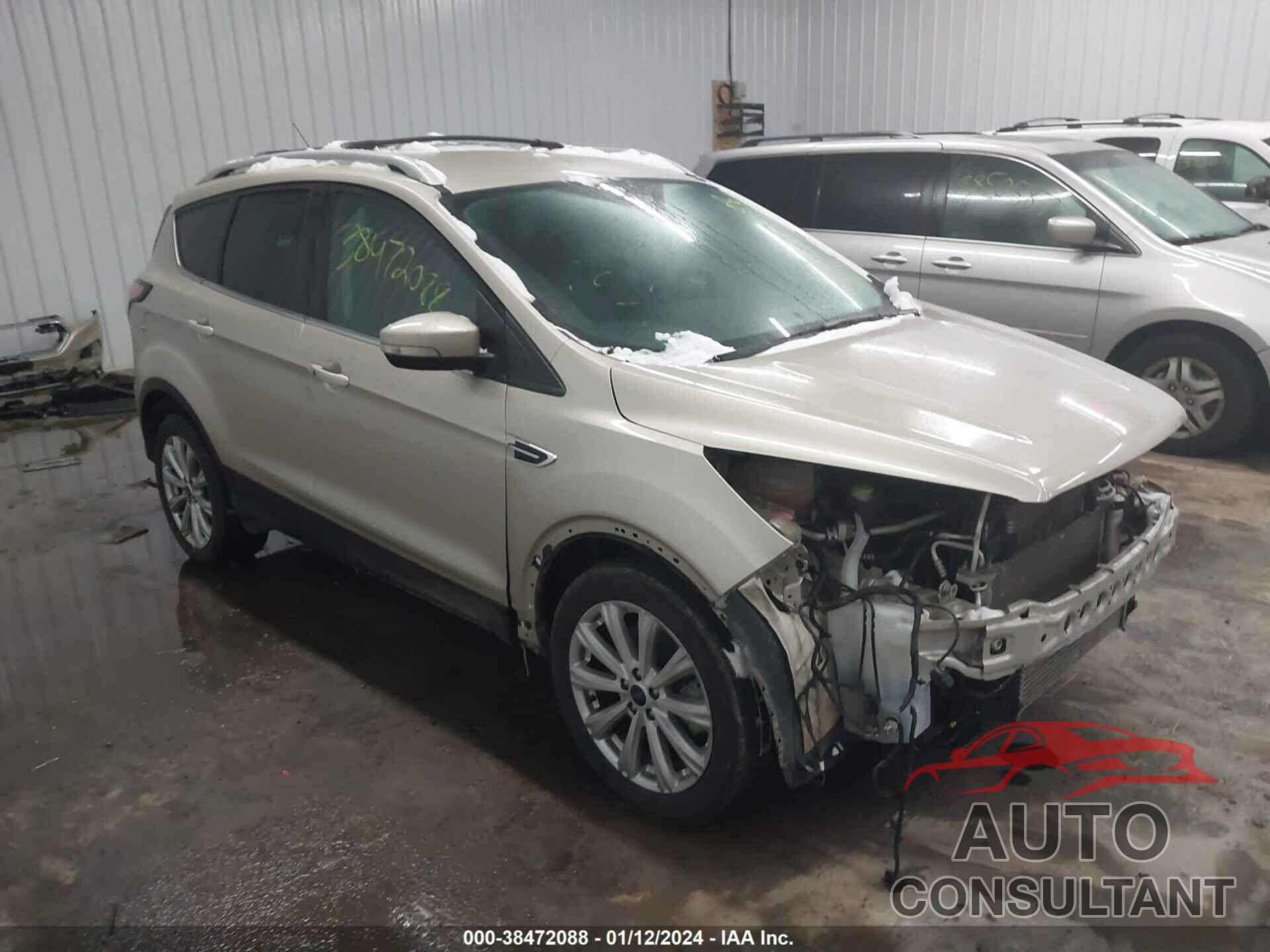 FORD ESCAPE 2017 - 1FMCU9J91HUB81158