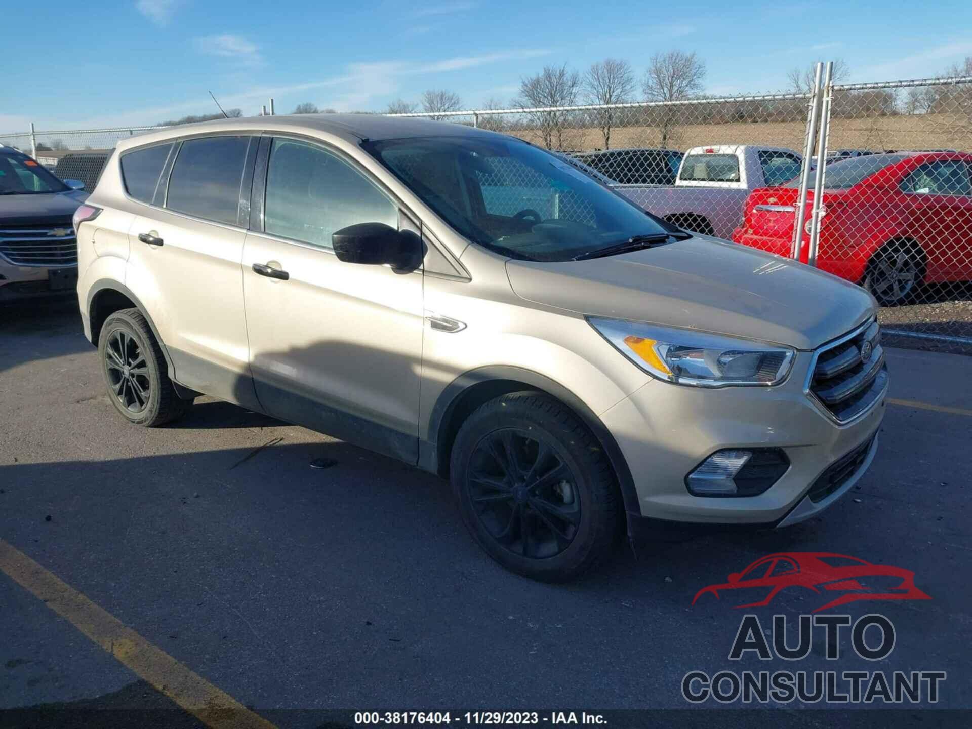 FORD ESCAPE 2017 - 1FMCU0GD8HUE95817