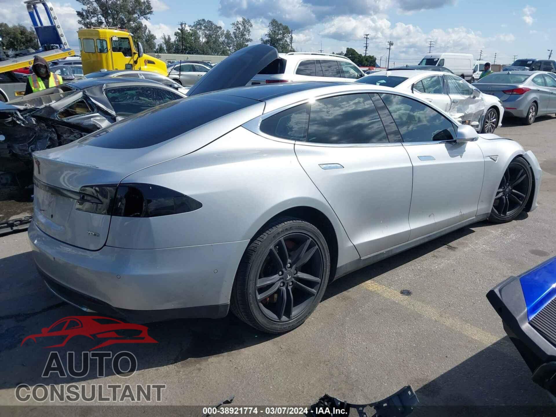 TESLA MODEL S 2016 - 5YJSA1E22GF120819