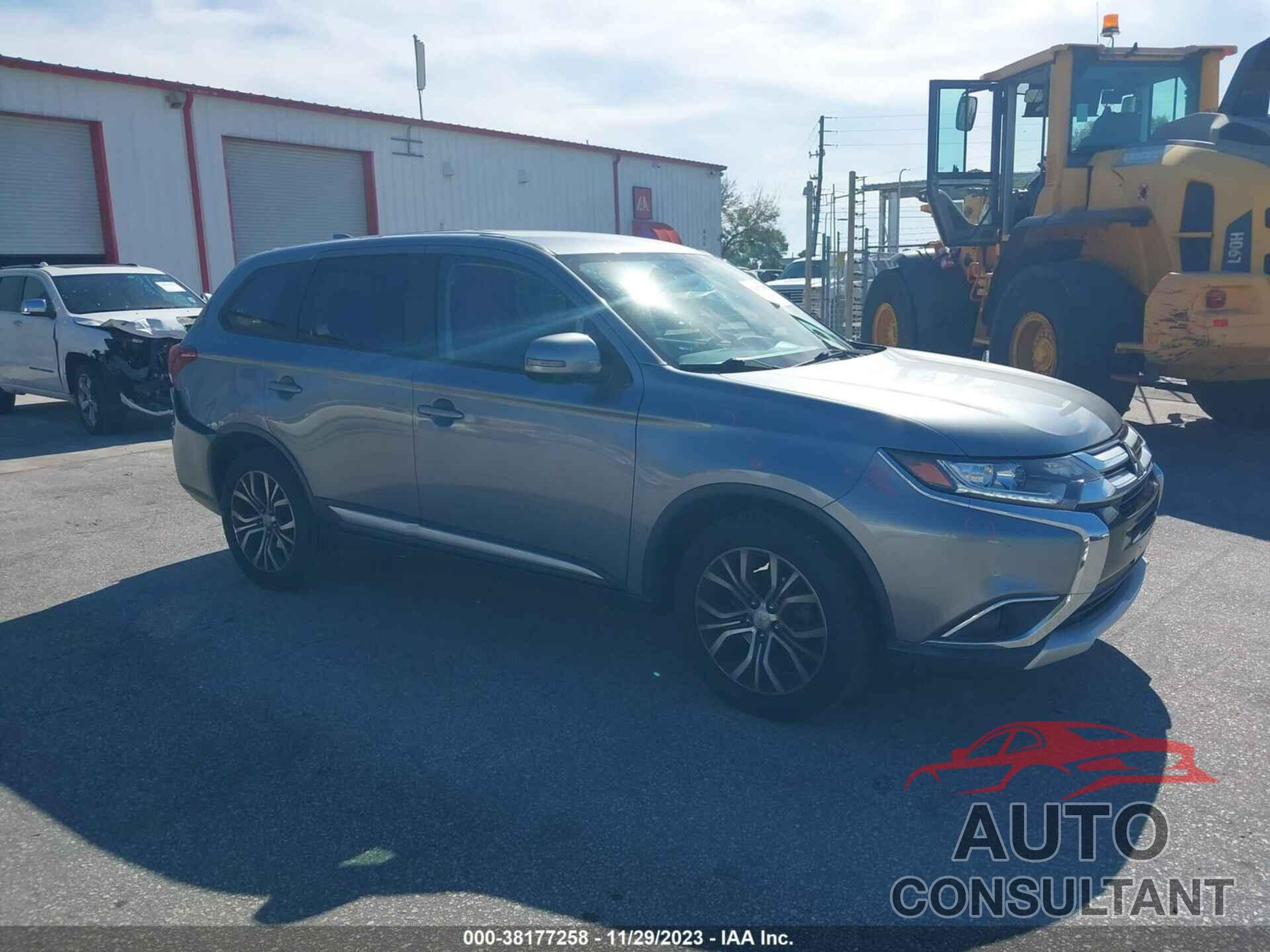 MITSUBISHI OUTLANDER 2018 - JA4AD3A35JZ039788