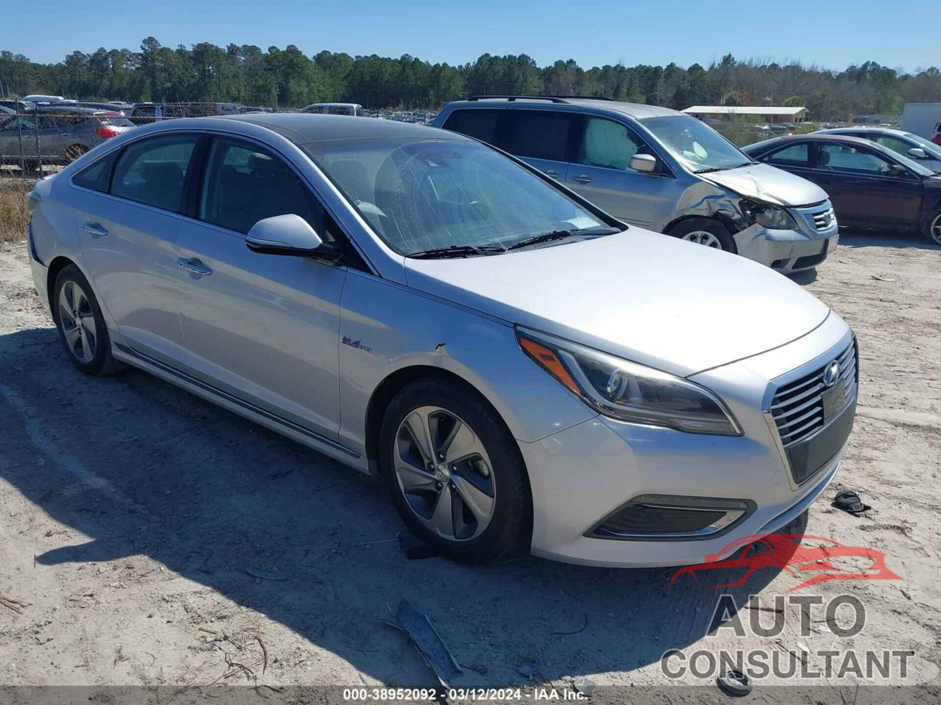 HYUNDAI SONATA HYBRID 2017 - KMHE34L12HA051865