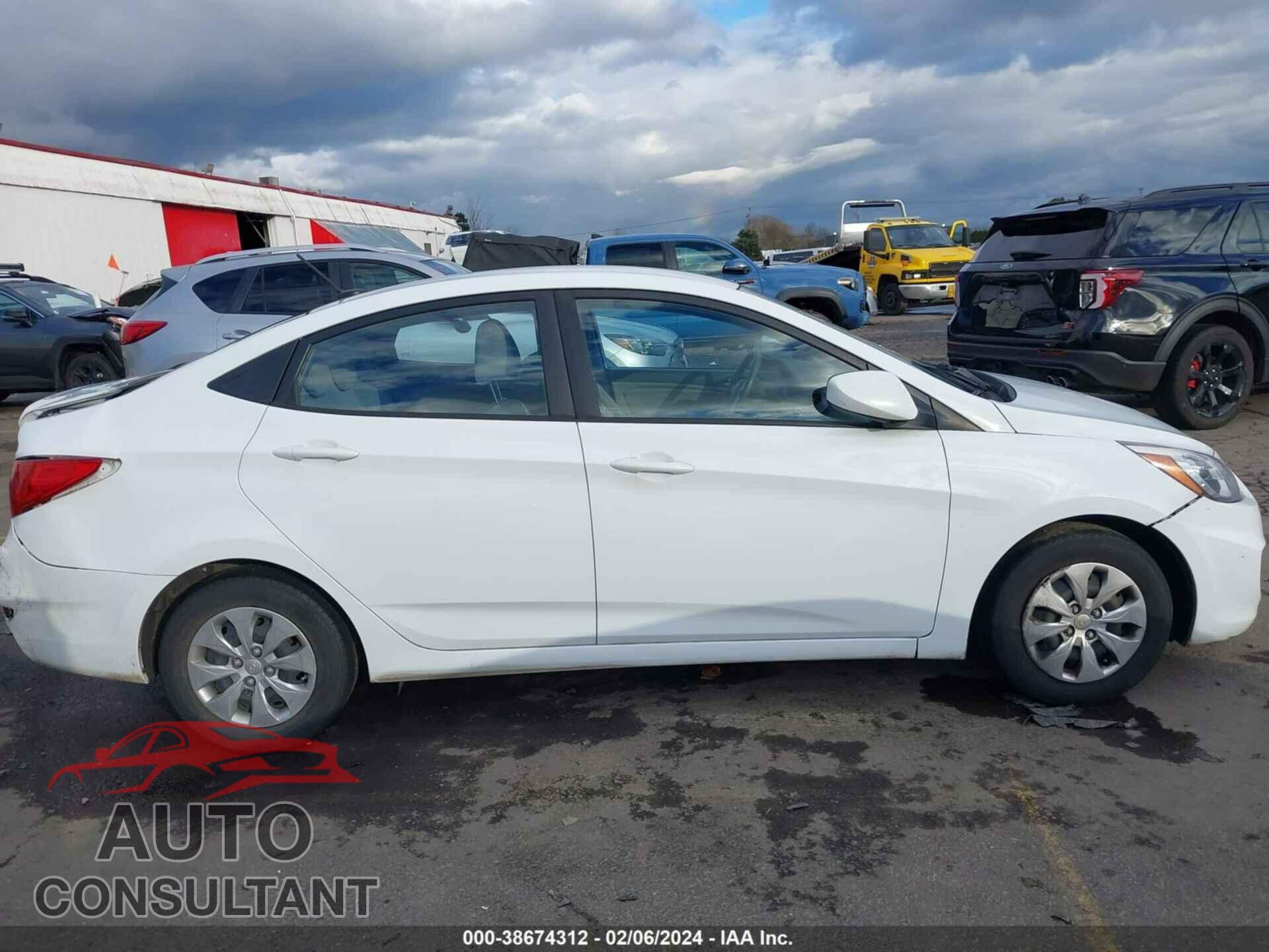 HYUNDAI ACCENT 2017 - KMHCT4AE2HU292000