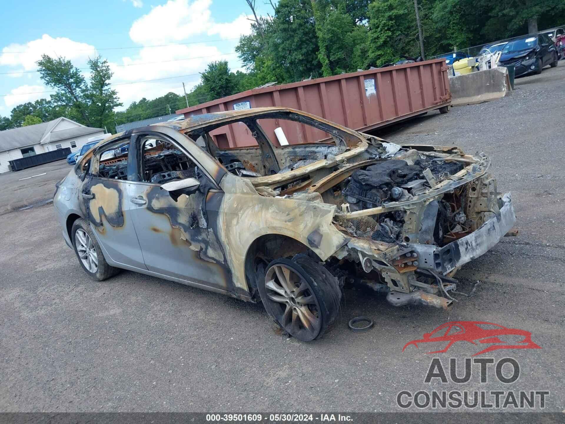 CHEVROLET MALIBU 2018 - 1G1ZD5ST3JF168500