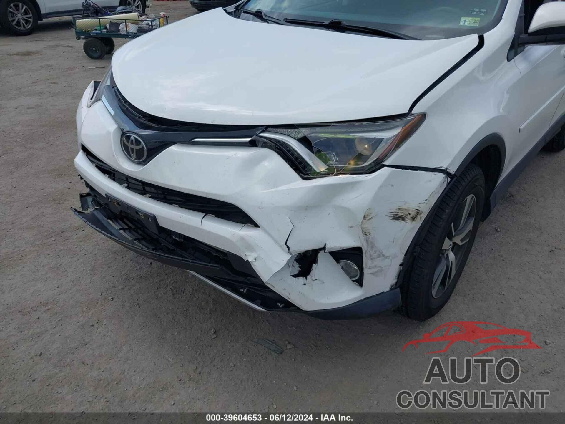 TOYOTA RAV4 2018 - JTMRFREVXJJ746921