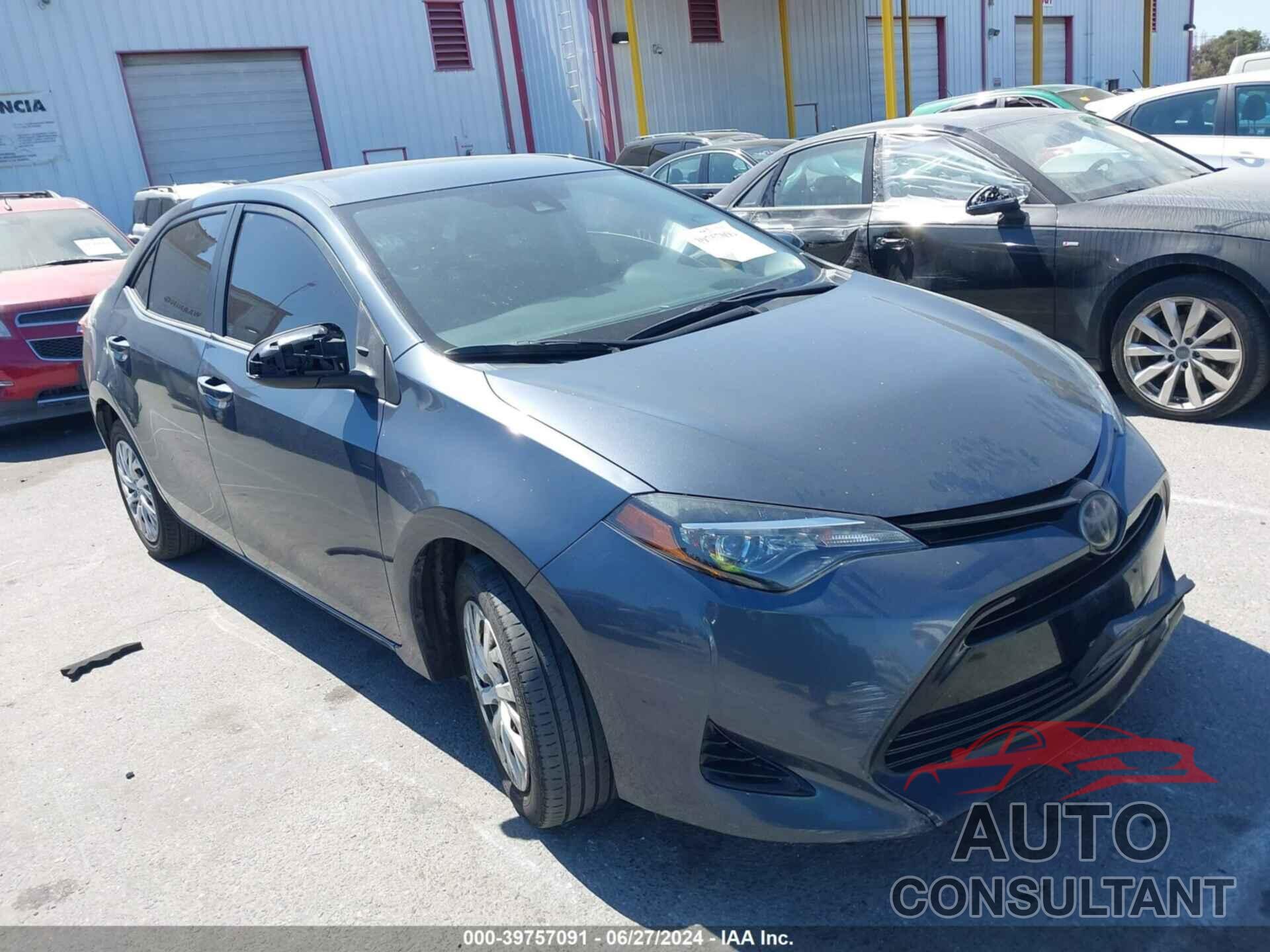TOYOTA COROLLA 2018 - 5YFBURHE3JP813938