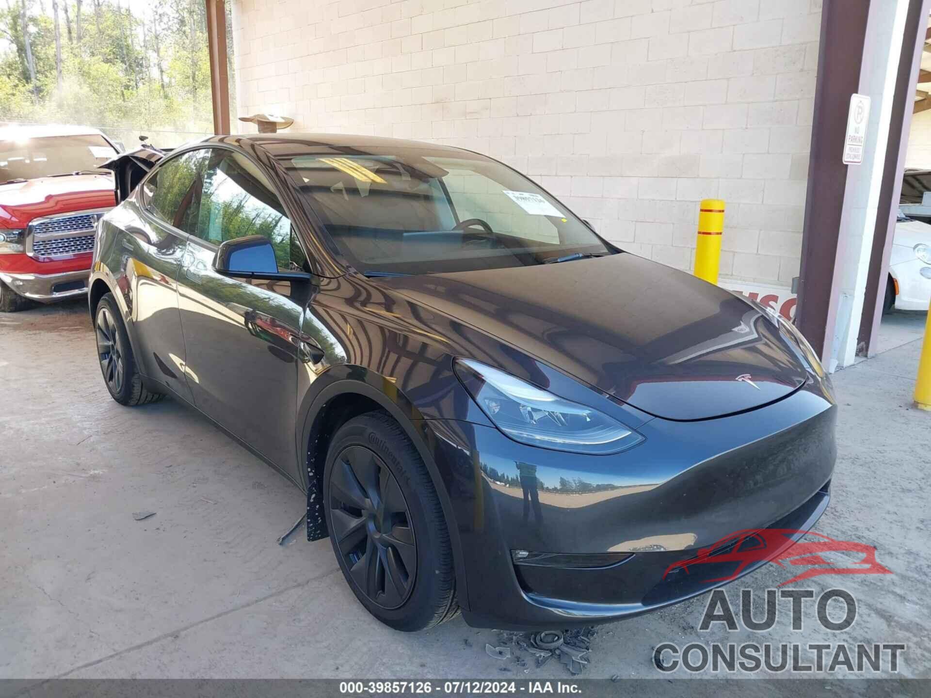 TESLA MODEL Y 2024 - 7SAYGDEE4RF115566