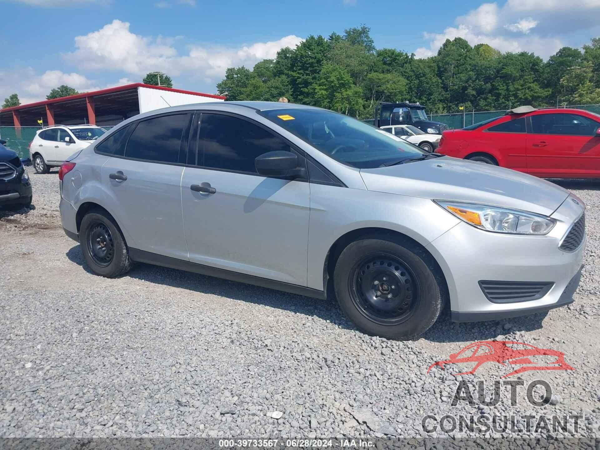 FORD FOCUS 2018 - 1FADP3E23JL275246