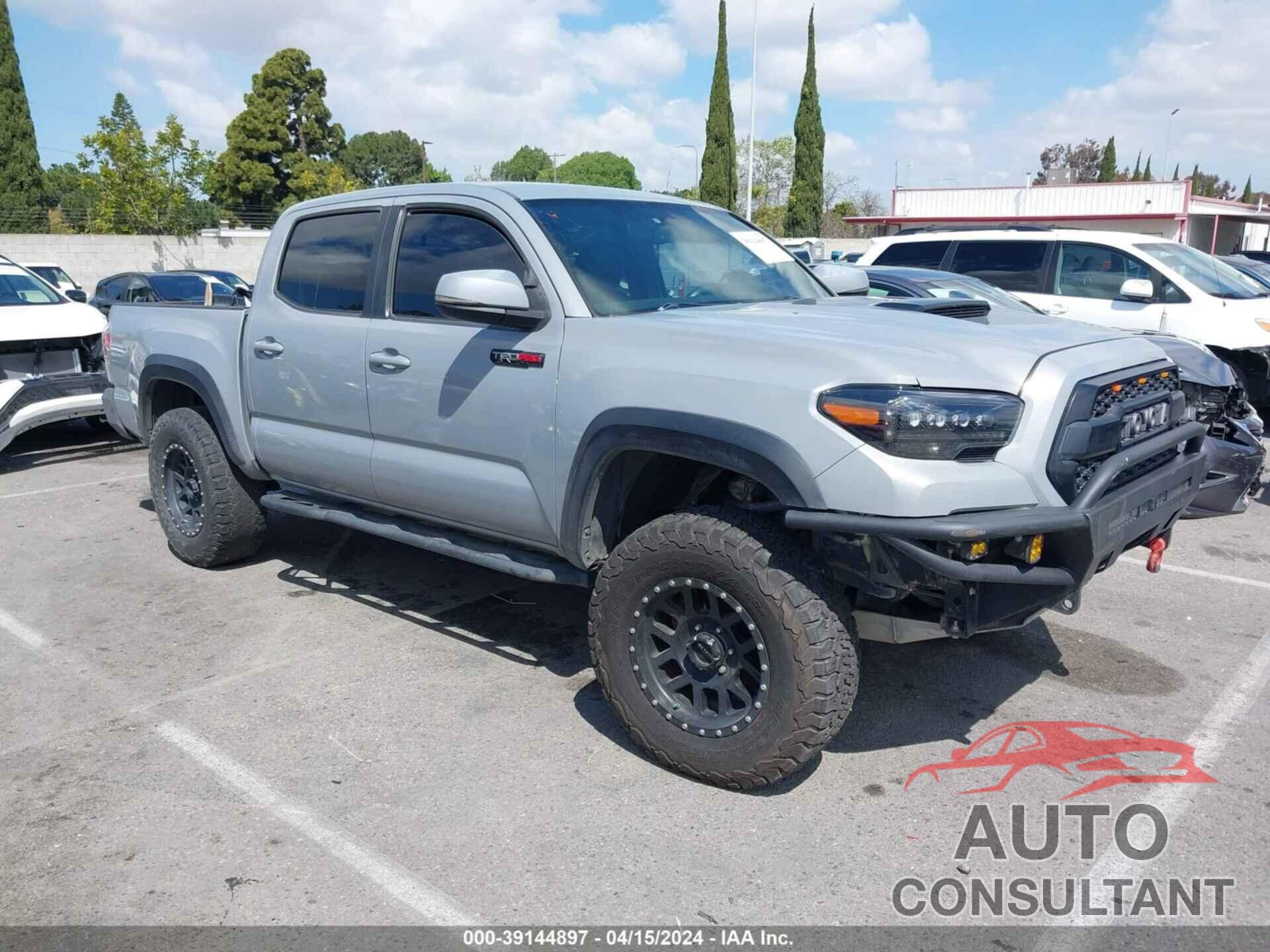 TOYOTA TACOMA 2017 - 5TFCZ5AN7HX052173