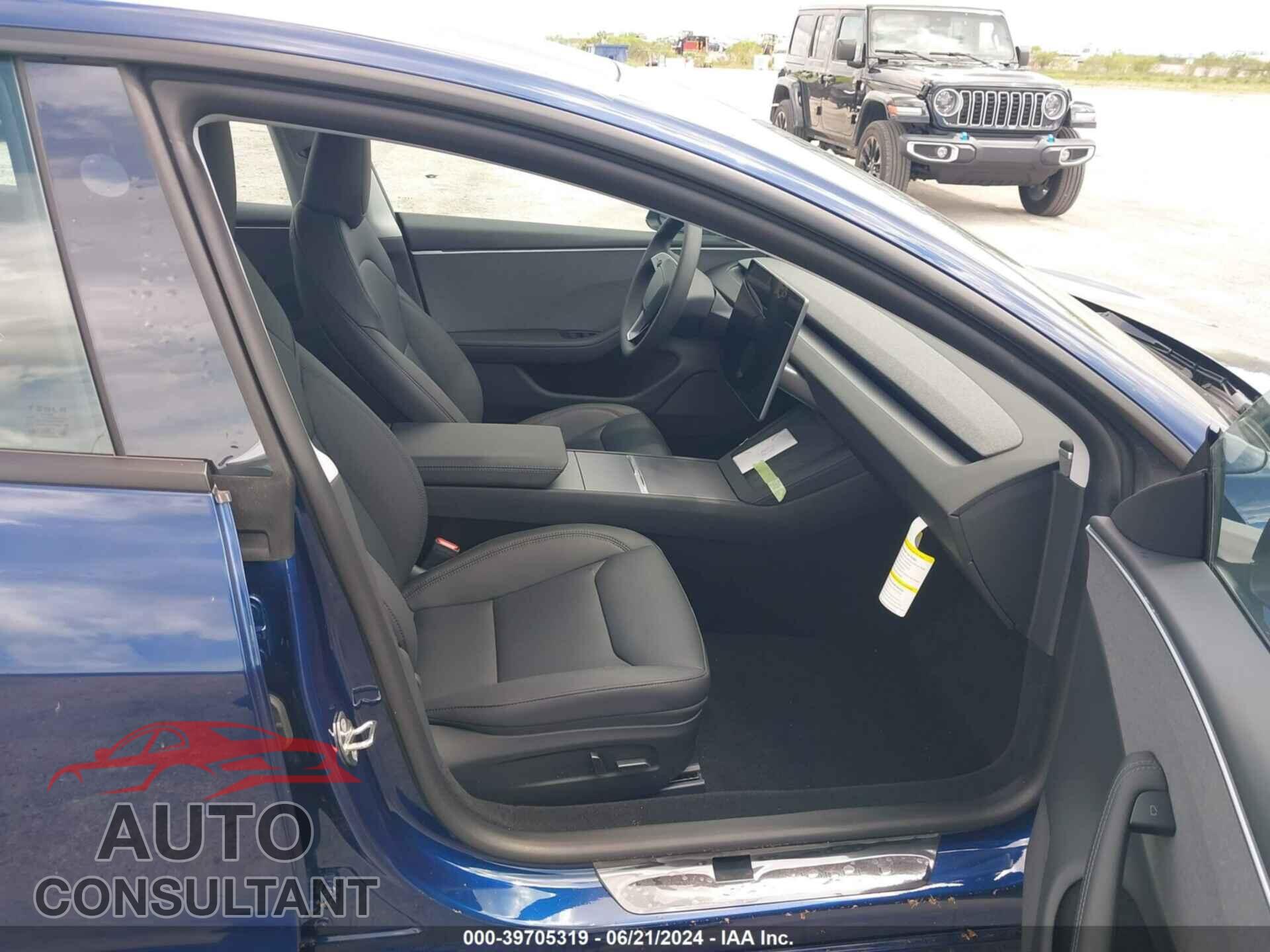 TESLA MODEL 3 2024 - 5YJ3E1EA3RF750254