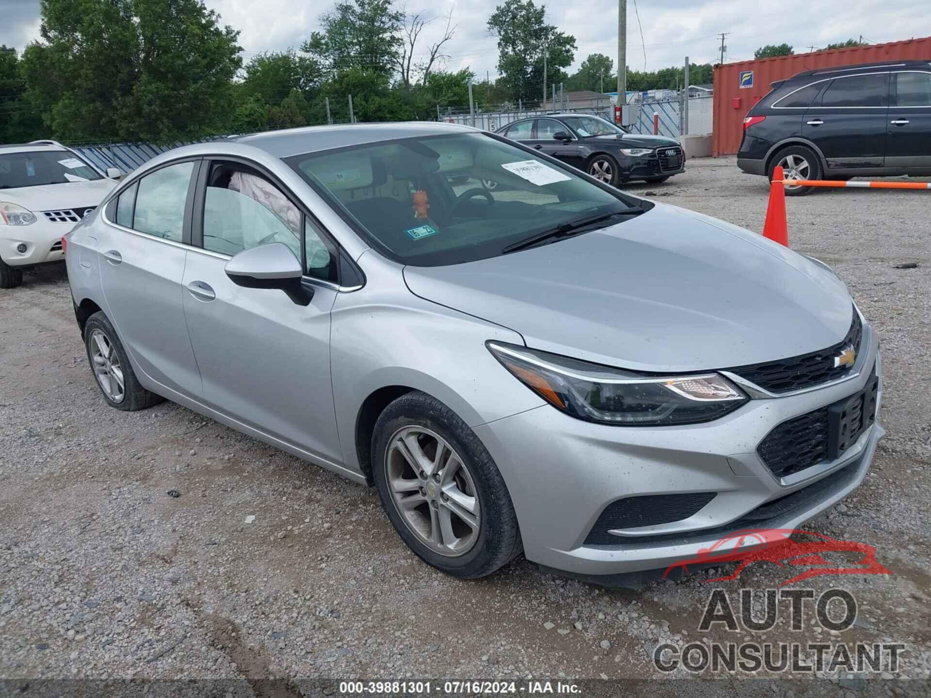 CHEVROLET CRUZE 2018 - 1G1BE5SM1J7248377