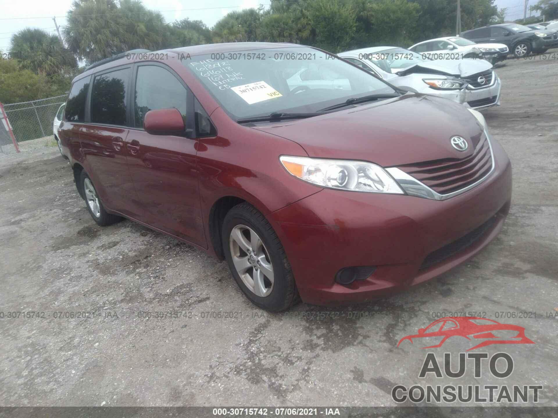 TOYOTA SIENNA 2017 - 5TDKZ3DC7HS803546