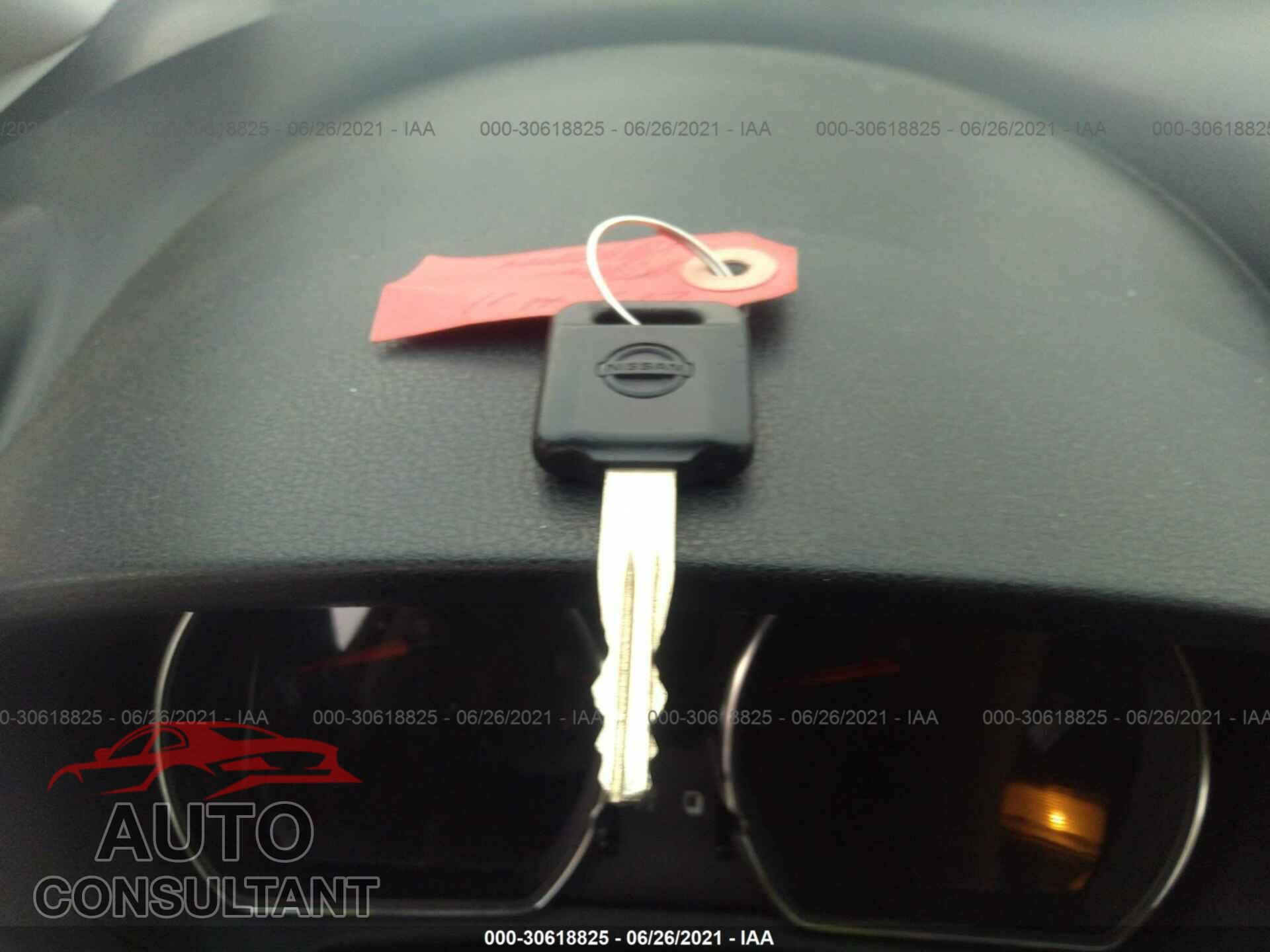 NISSAN VERSA NOTE 2017 - 3N1CE2CP8HL360671