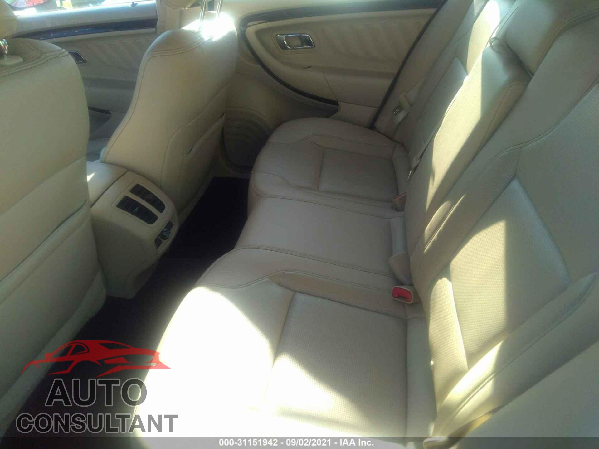 FORD TAURUS 2019 - 1FAHP2F85KG111683