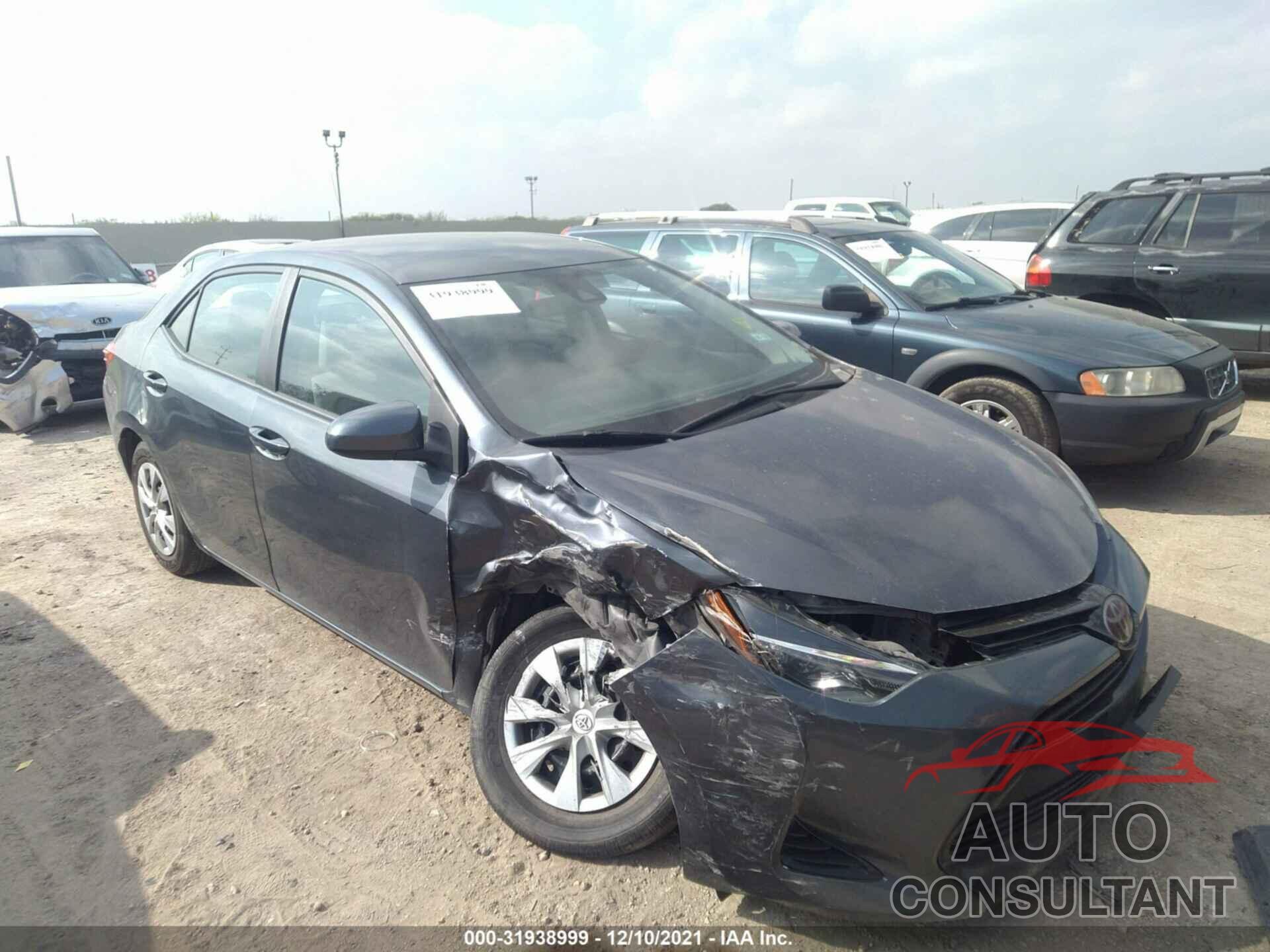 TOYOTA COROLLA 2018 - 5YFBURHE2JP849328
